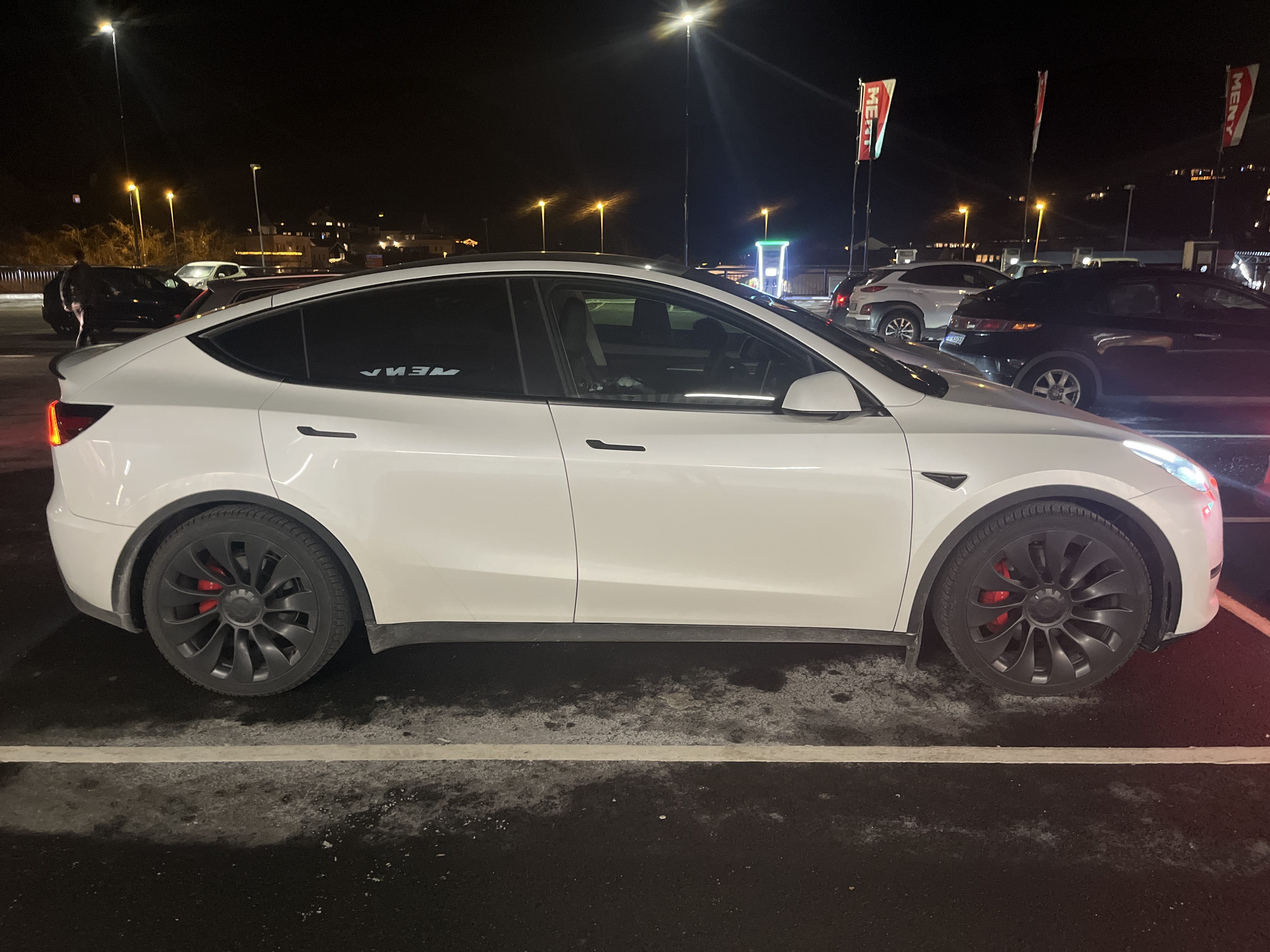 Tesla Model Y Performance med Aircondition