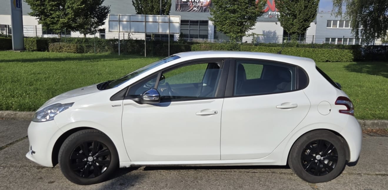 Peugeot 208 avec Climatisation
