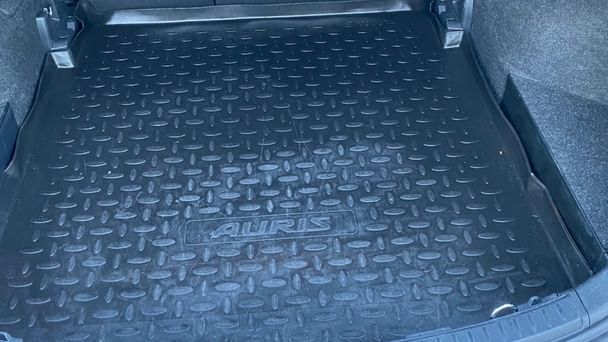 Toyota Auris Touring Sports med Vinterdekk