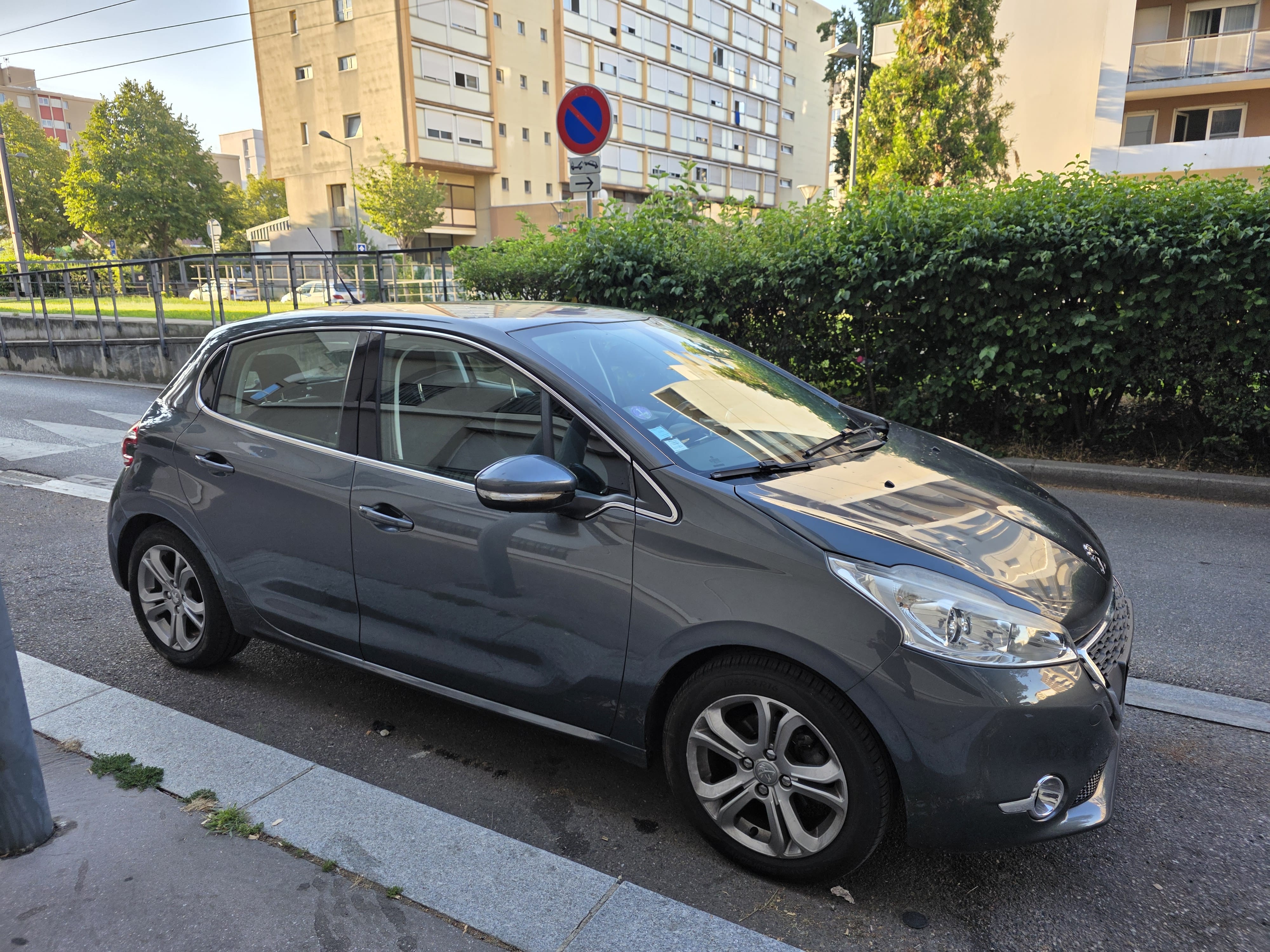 Peugeot 208 avec Climatisation