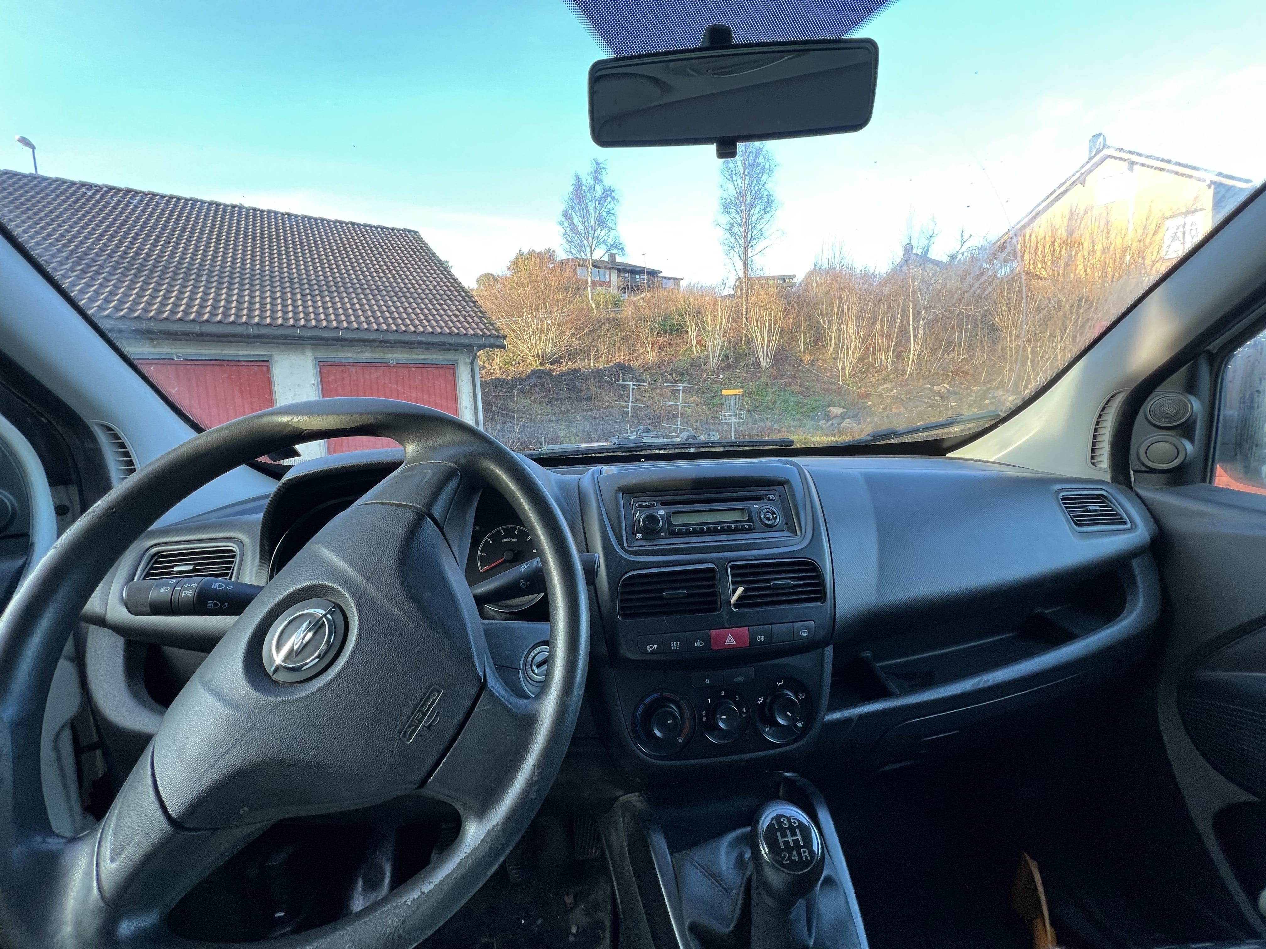 Opel Combo med Vinterdekk