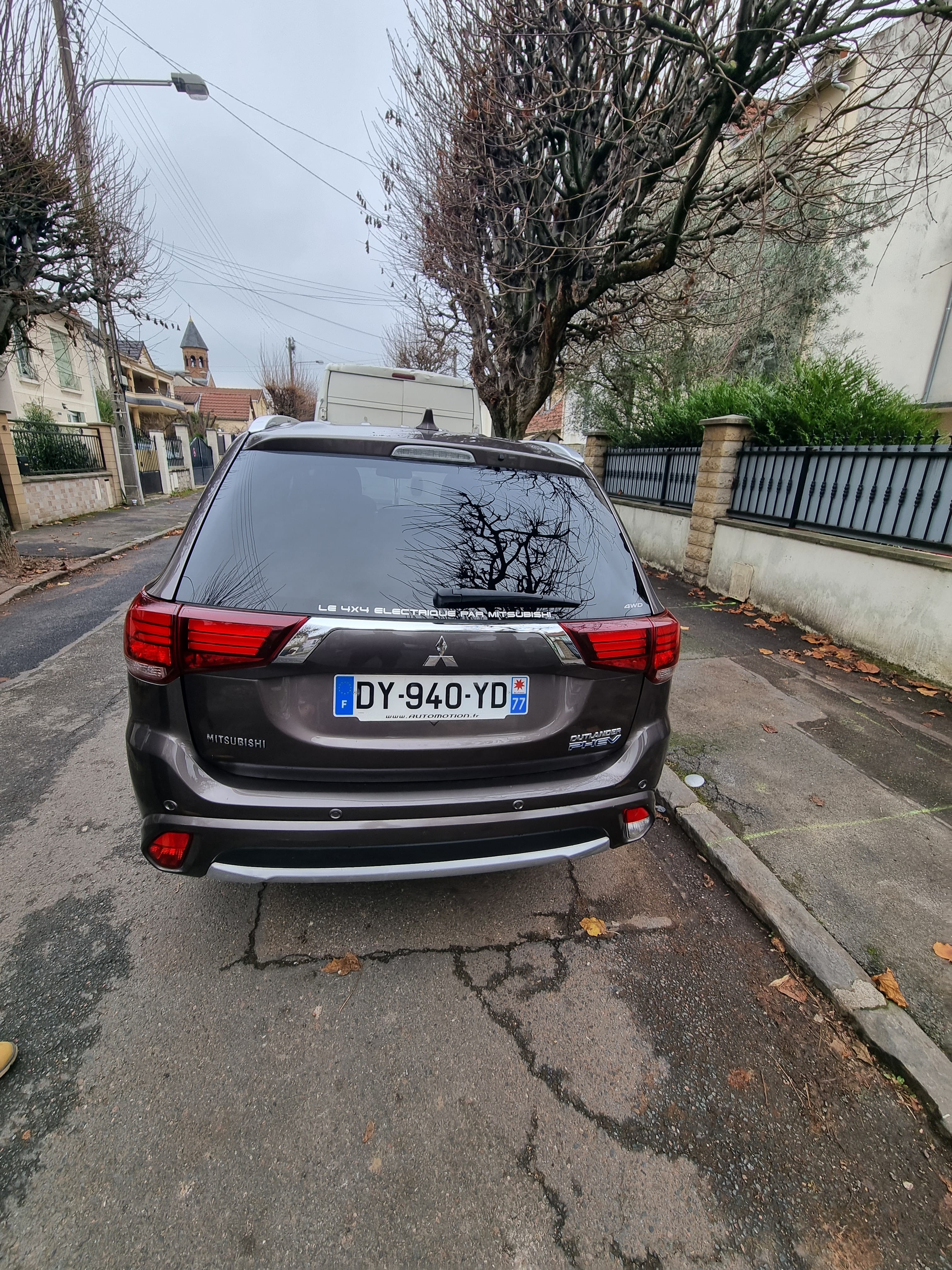 Mitsubishi Outlander avec GPS
