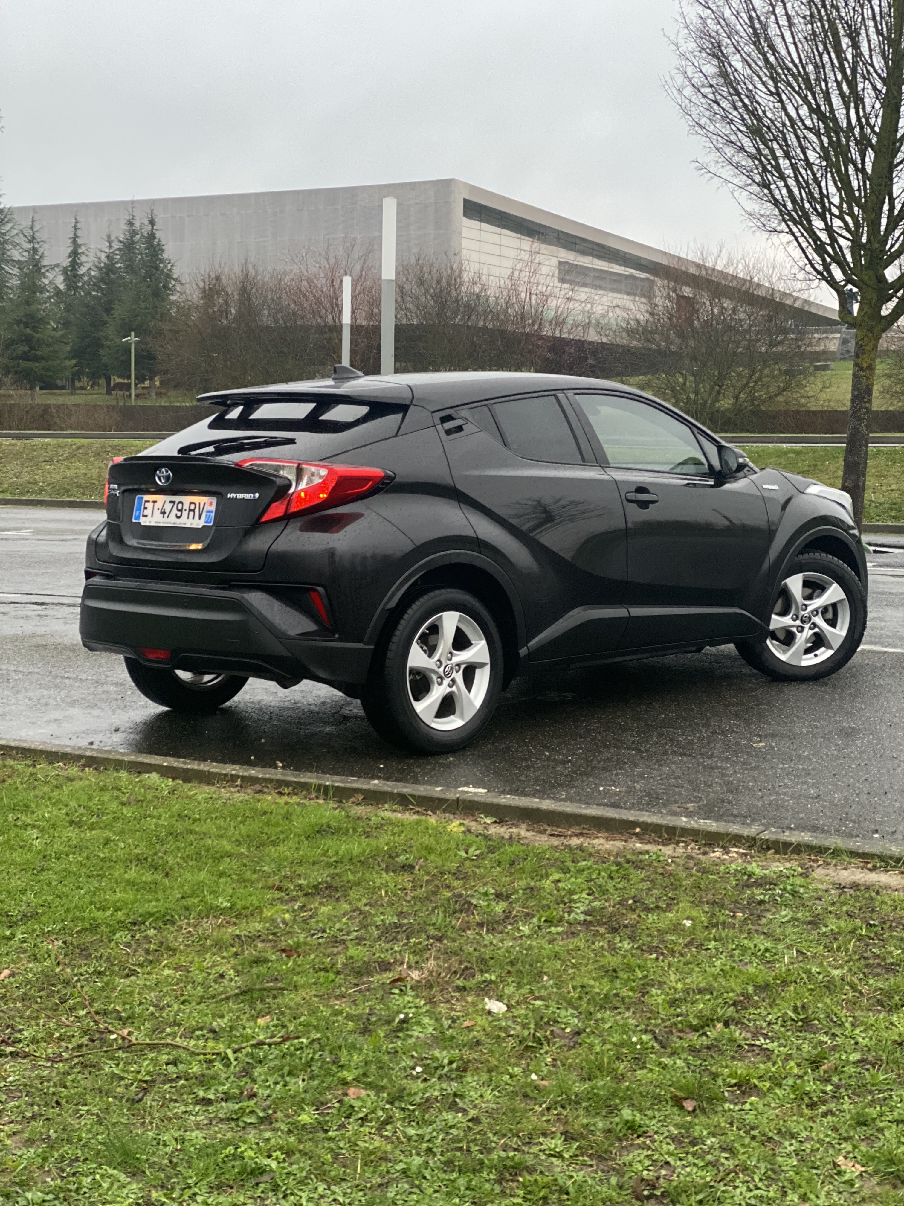 Toyota C-HR Hybride avec GPS