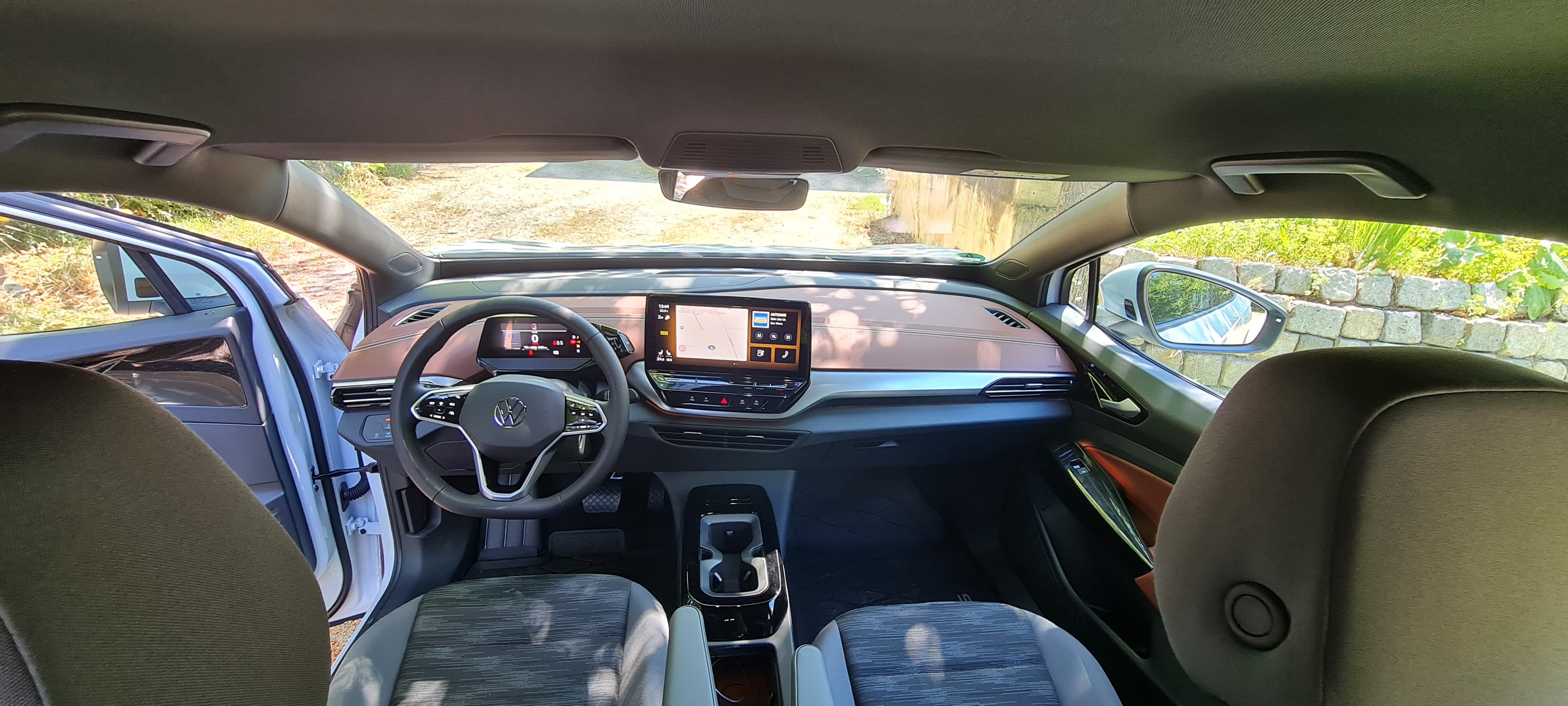 Volkswagen ID.5 Pro Performance mit Kindersitz