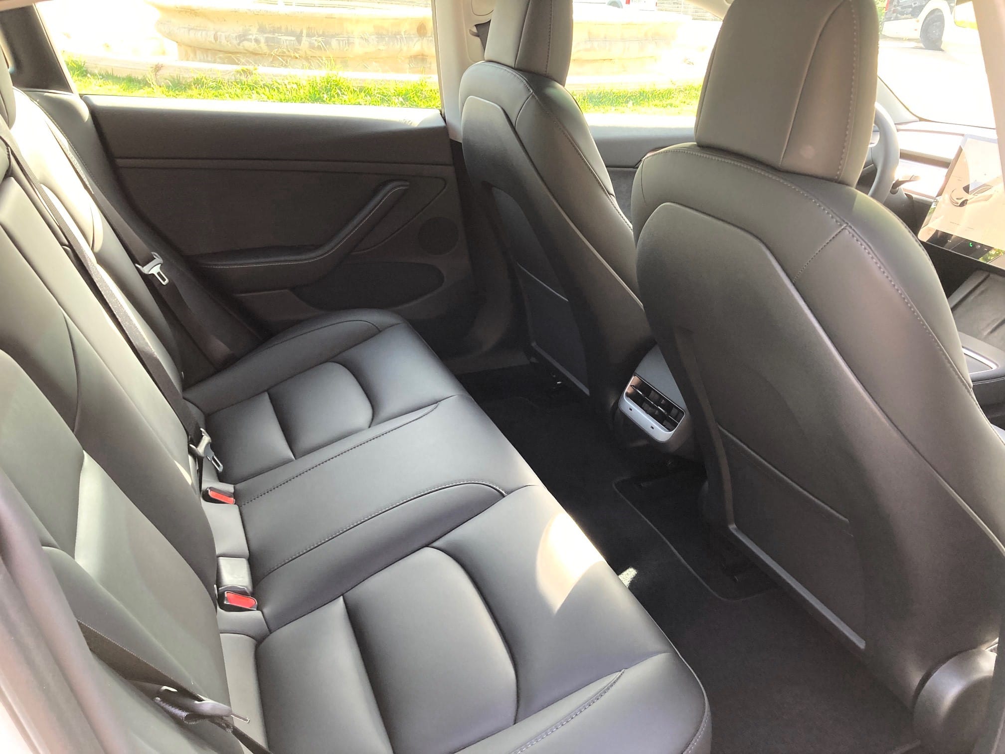 Tesla Model 3 con Audio Bluetooth