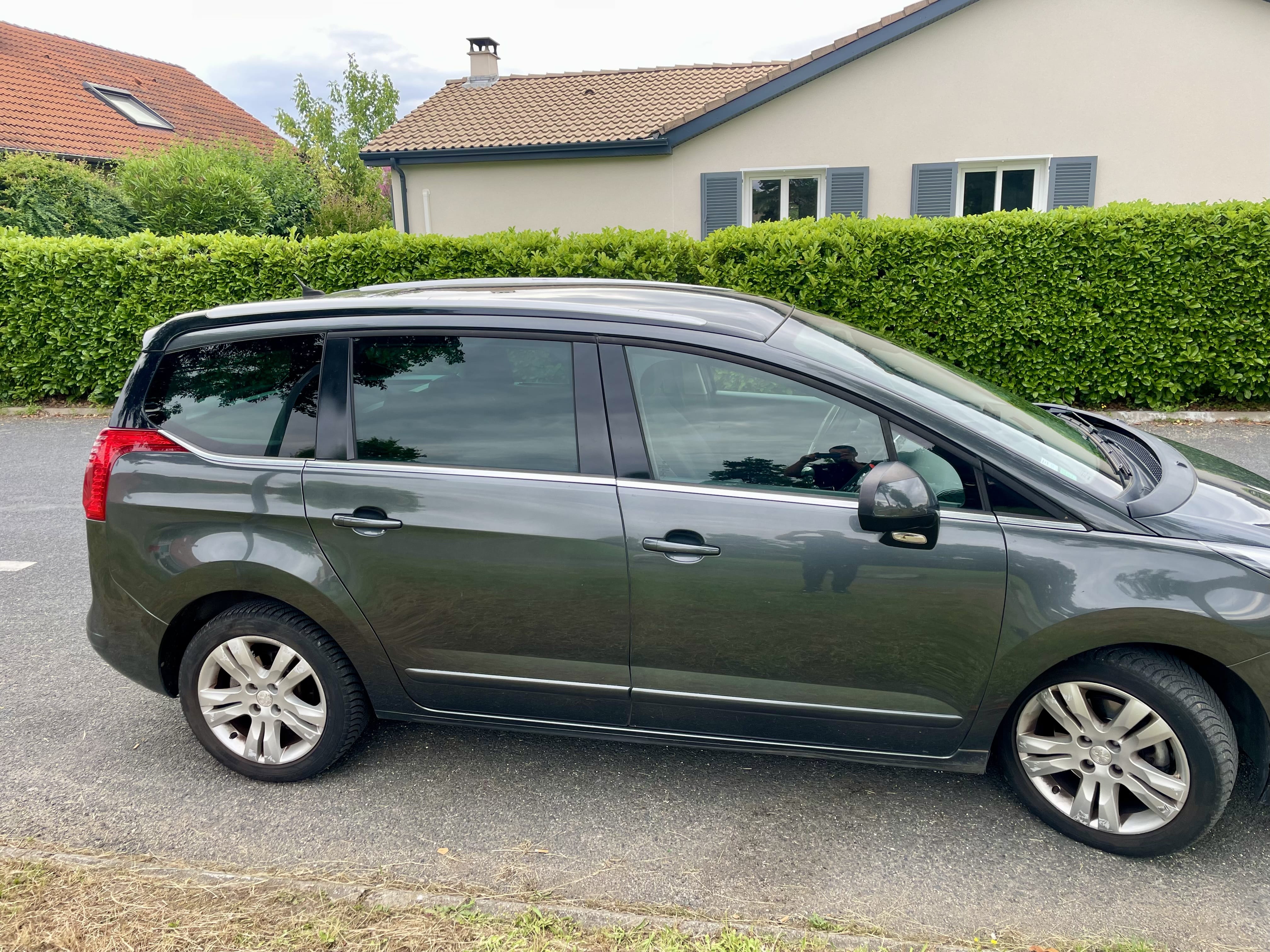 Peugeot 5008 2.0 hdi avec Climatisation
