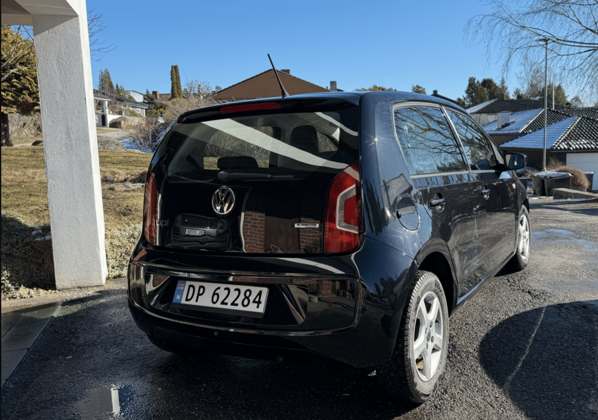 Volkswagen Up! with GPS