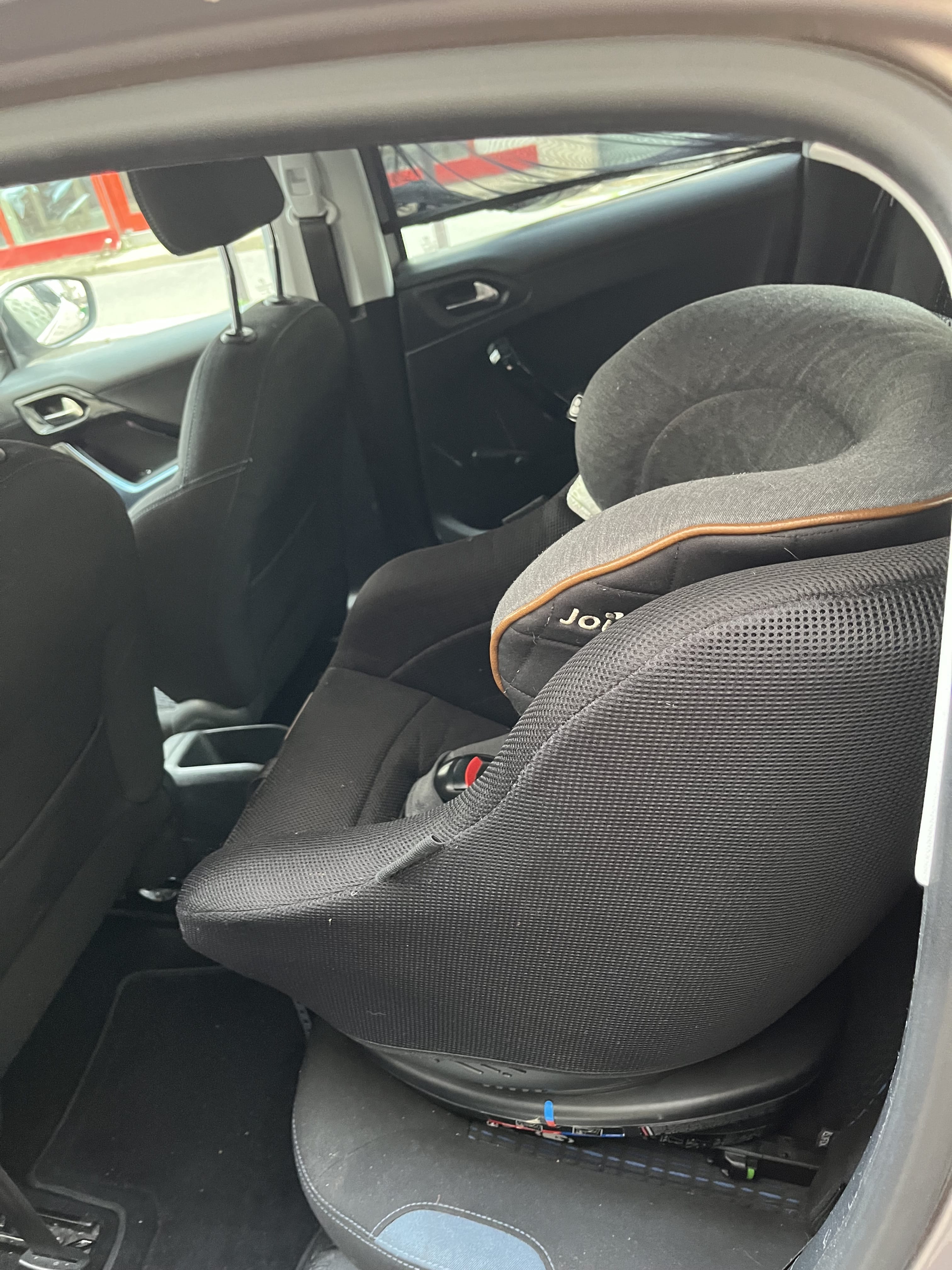 Peugeot 208 avec Entrée audio / iPod
