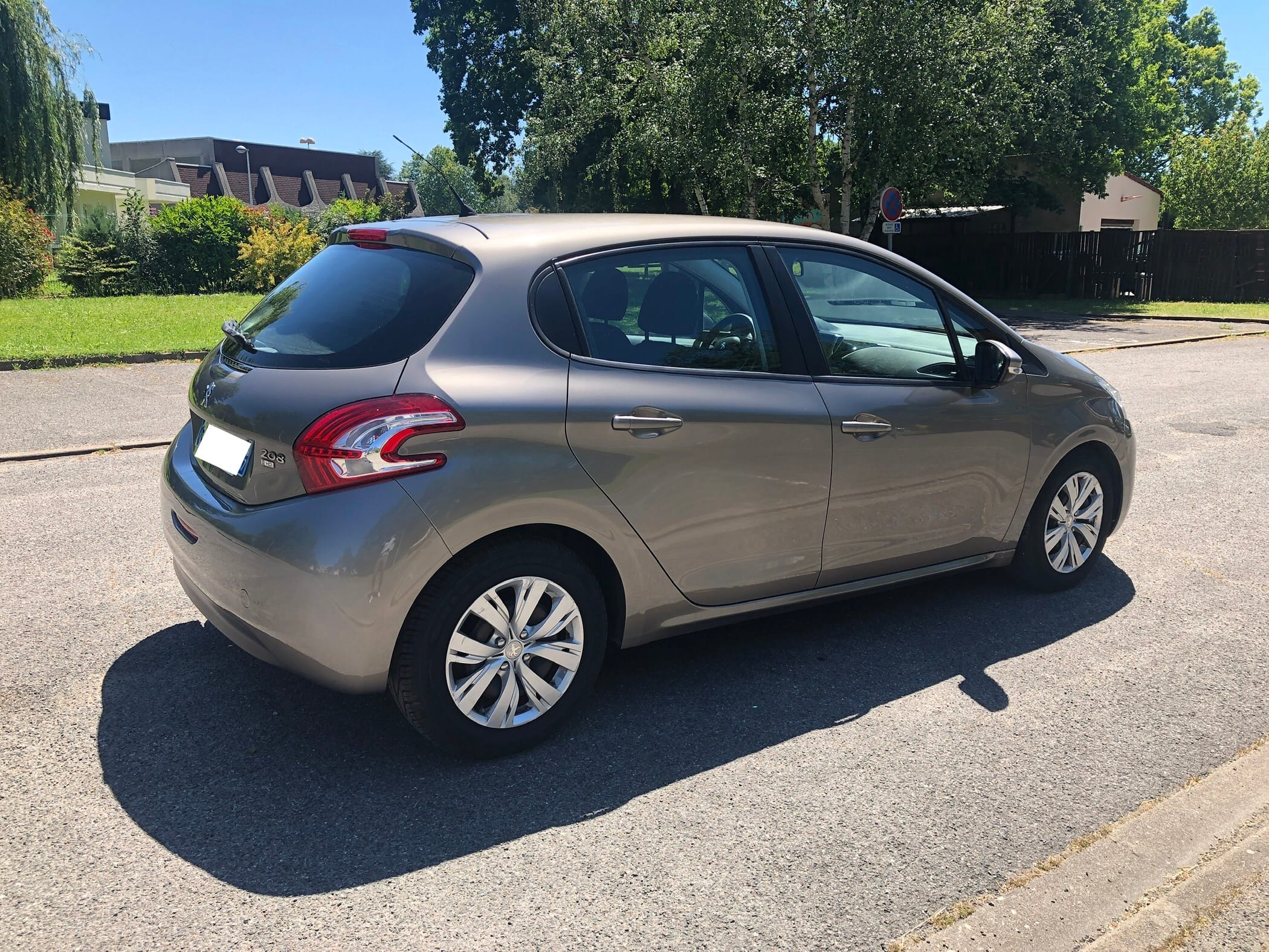 Peugeot 208 Technologique et climatisée avec Régulateur de vitesse