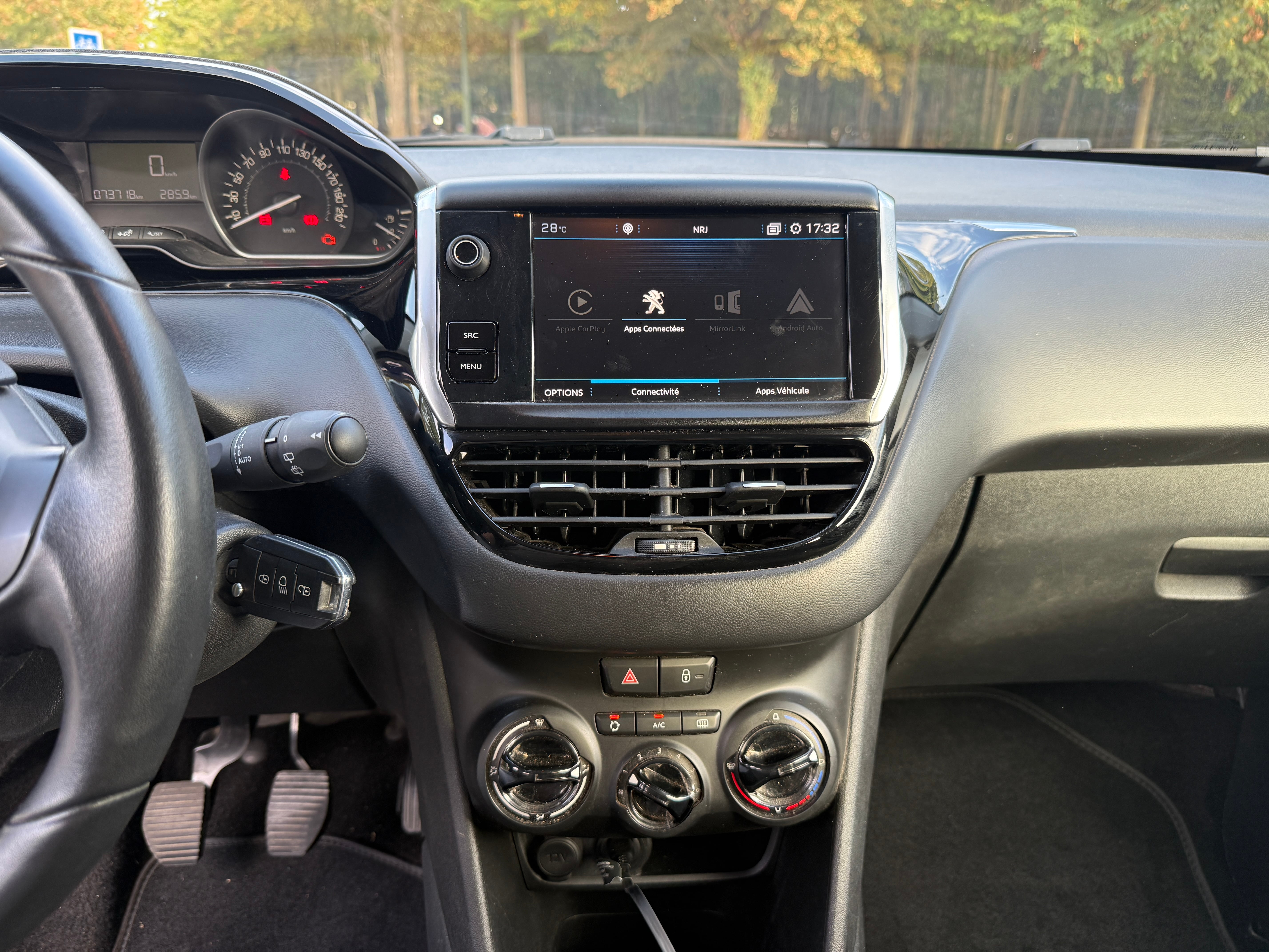 Peugeot 208 with Apple CarPlay