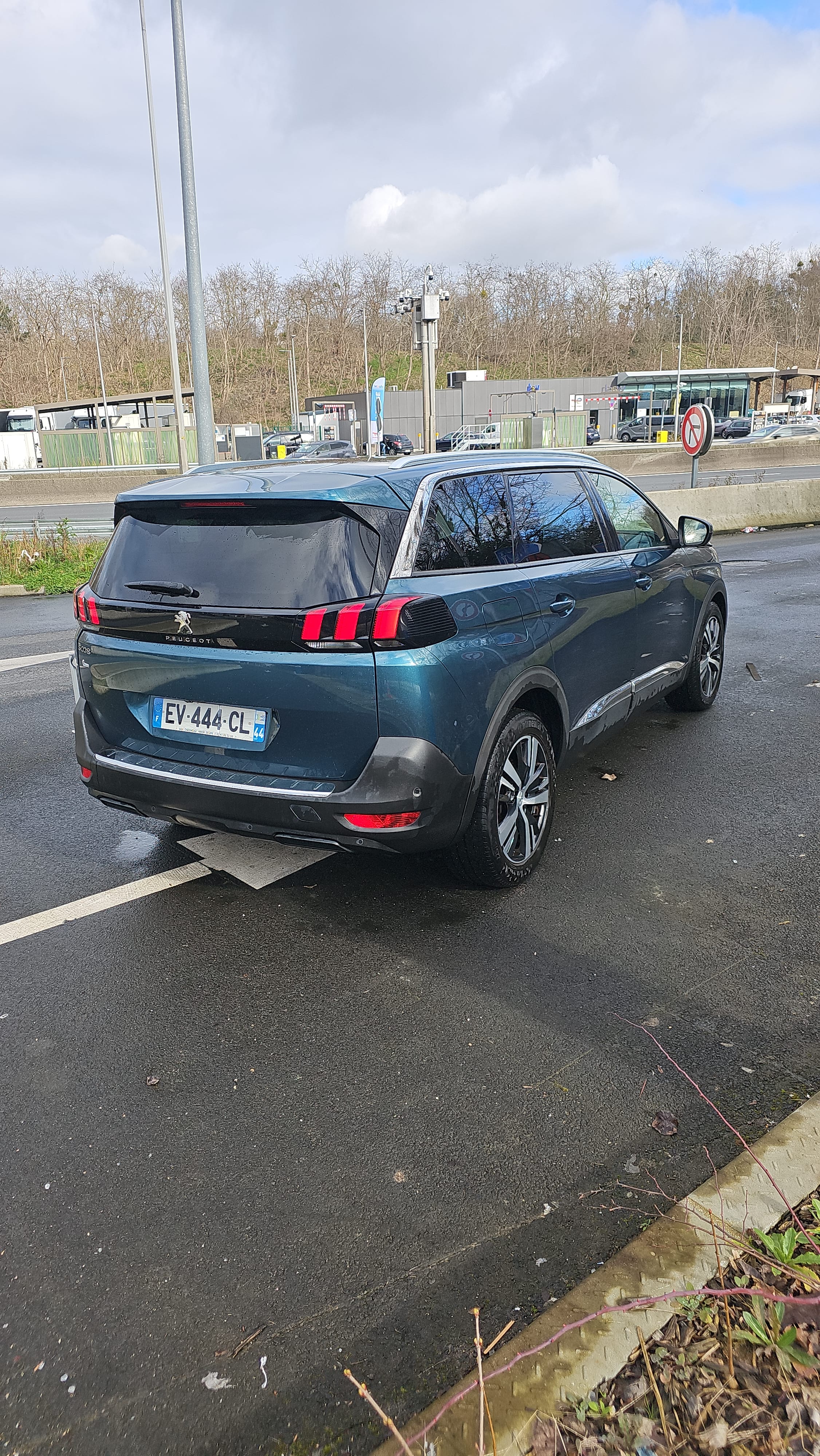Peugeot 5008 avec GPS