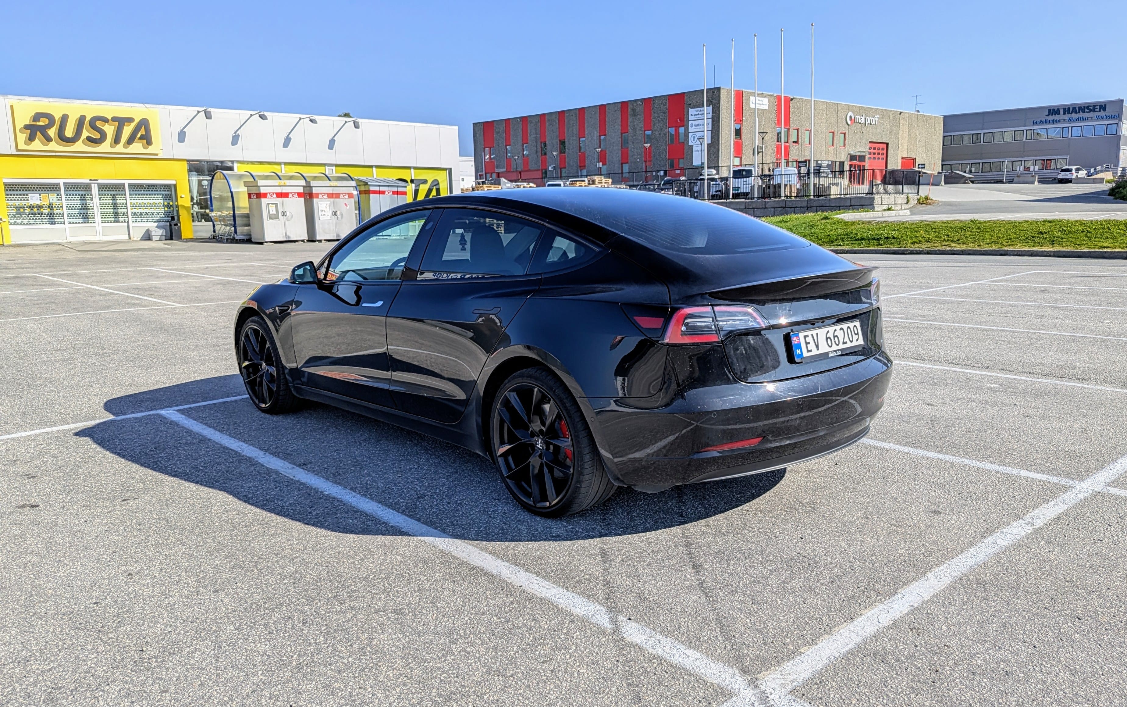 Tesla Model 3 Performance 4x4 med Ryggekamera