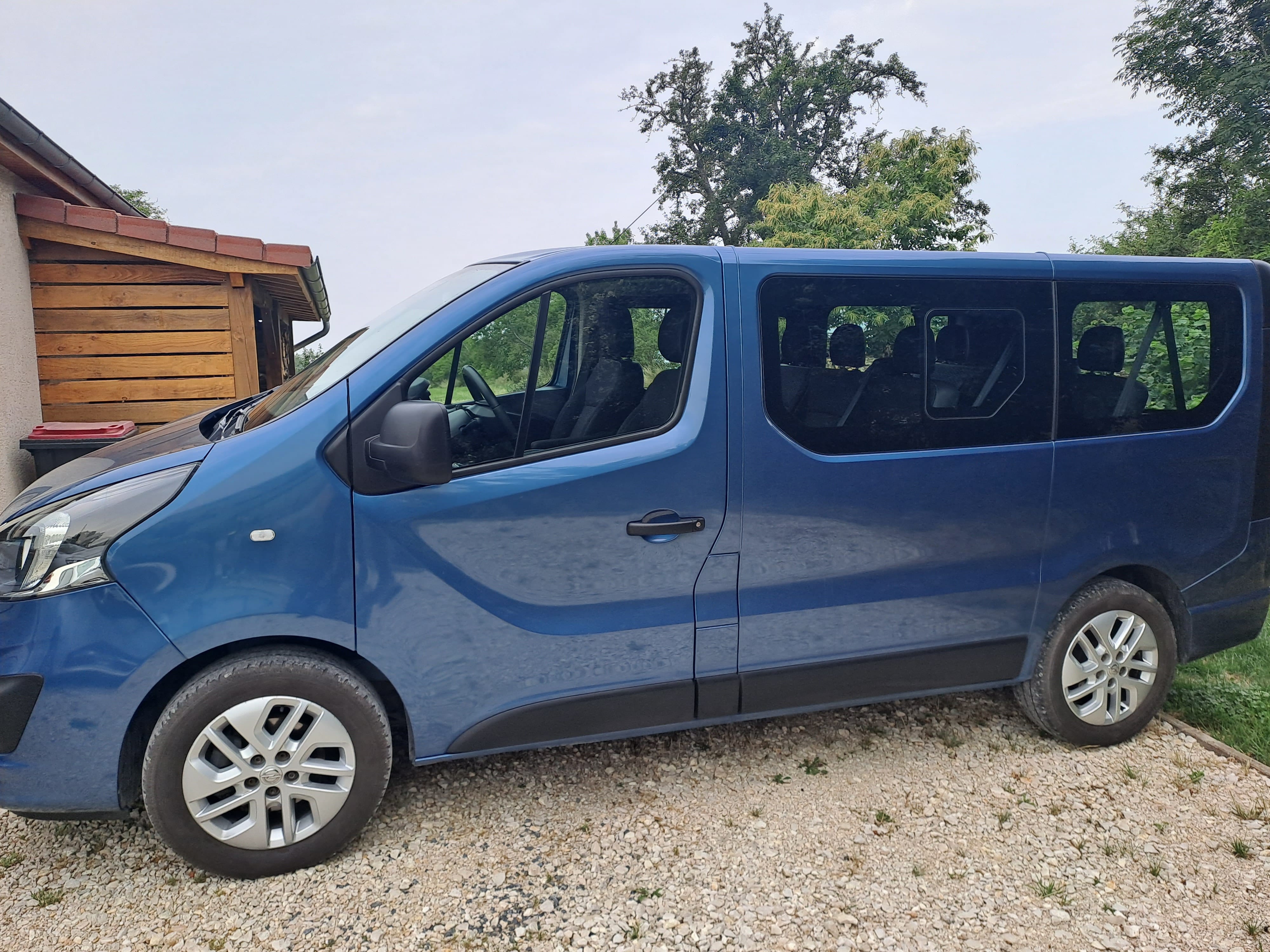 Opel Vivaro Combi avec Climatisation