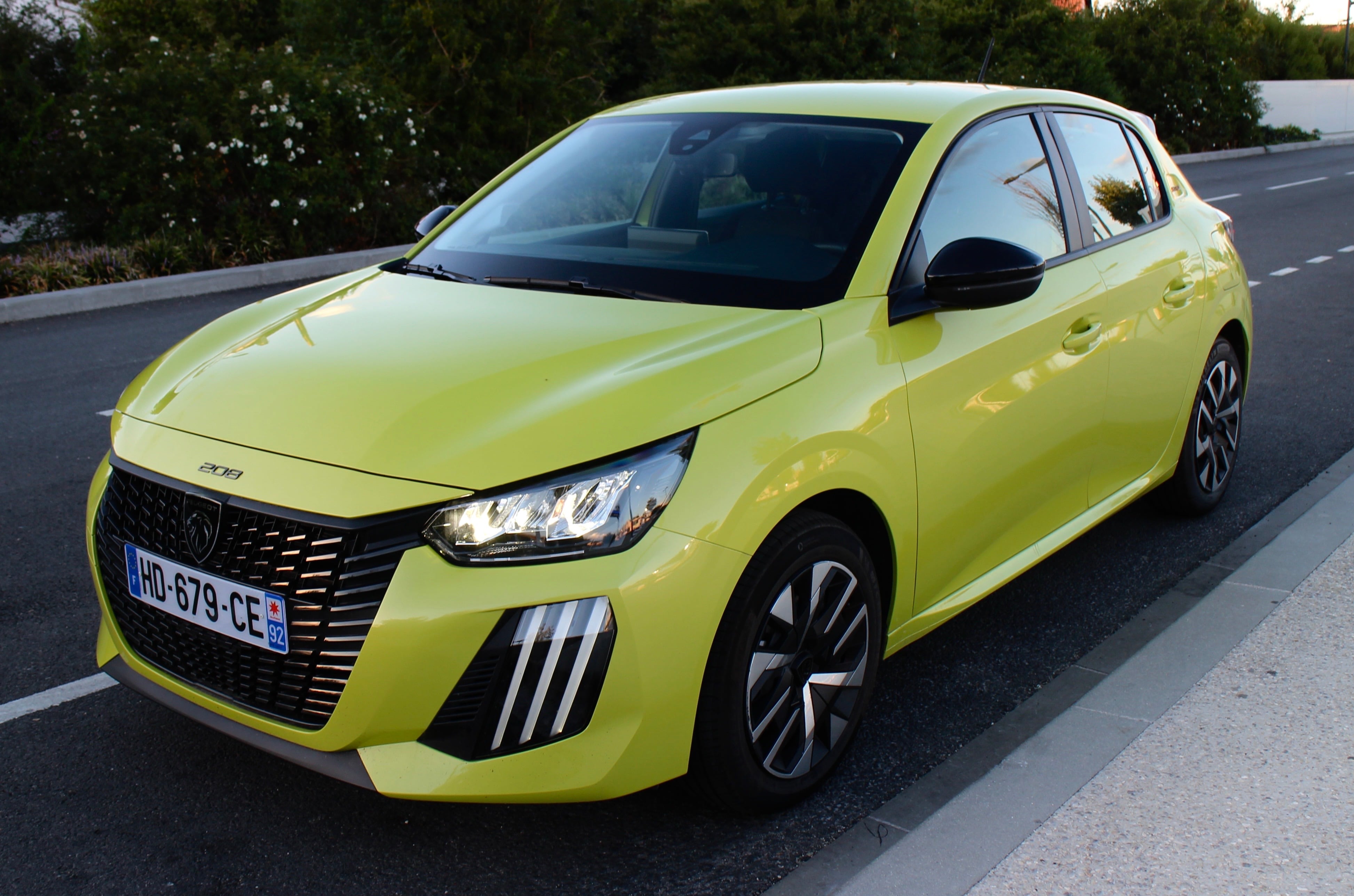 Peugeot 208 Boite automatique avec GPS