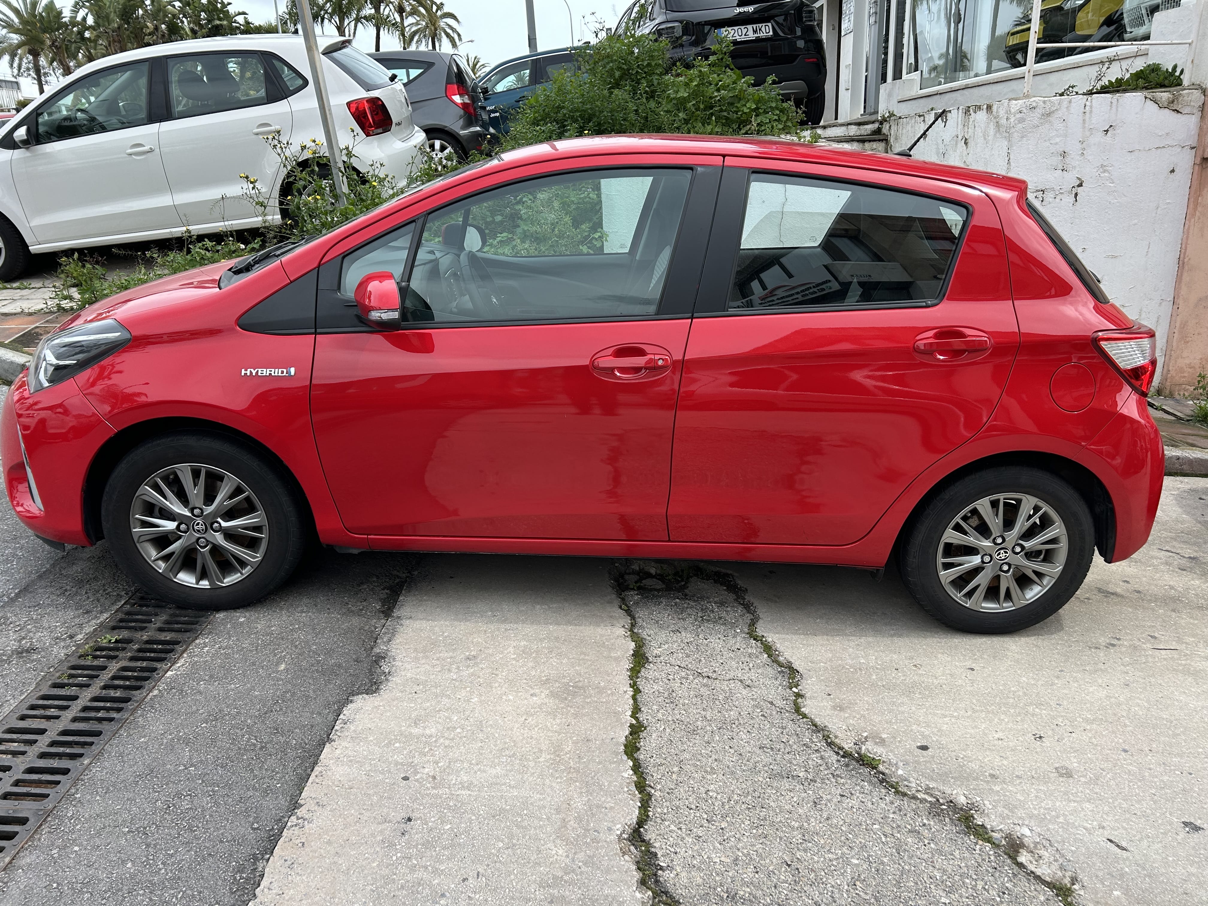 Toyota Yaris Híbrido con Aire acondicionado
