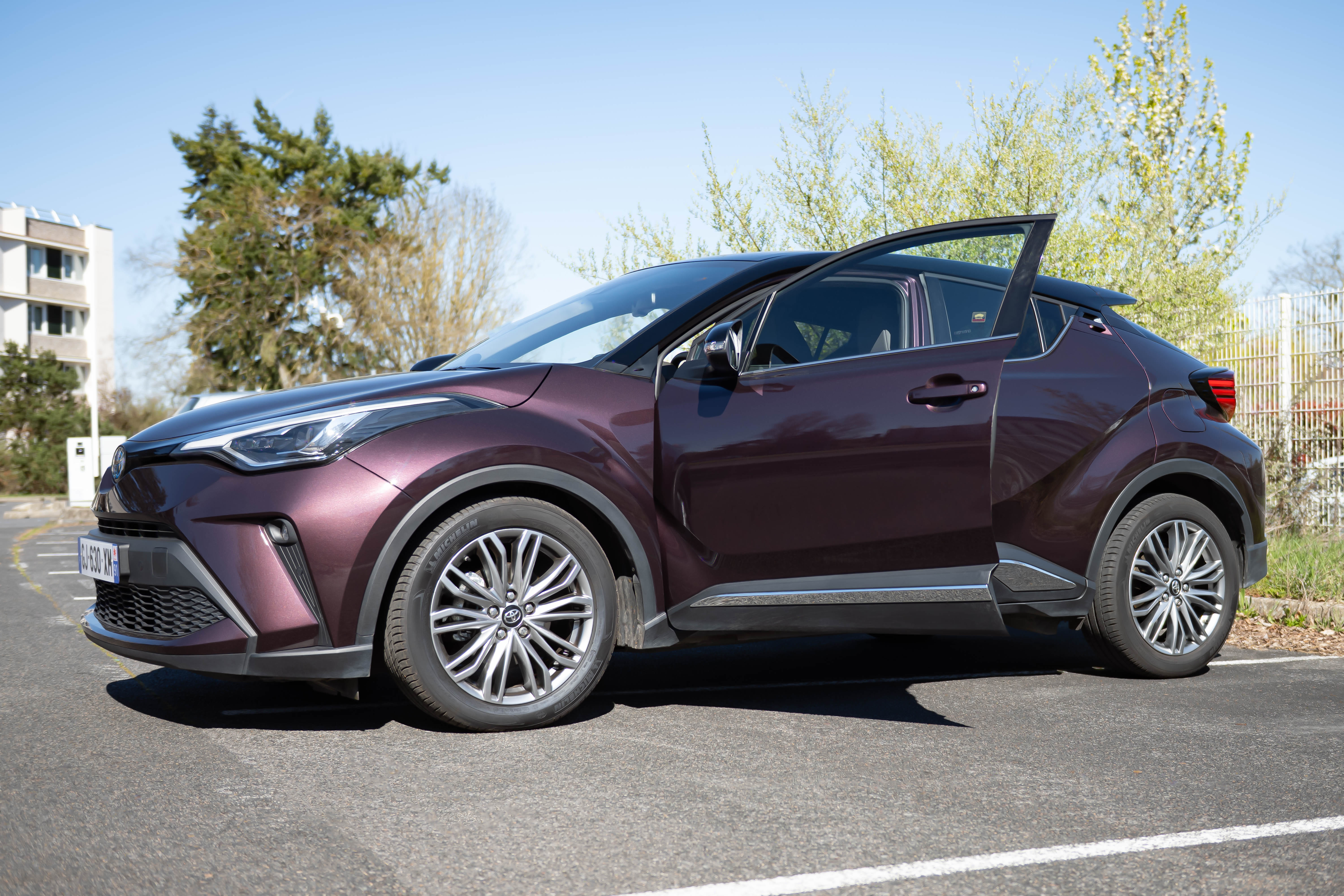 Toyota C-HR Hybrid avec Apple CarPlay