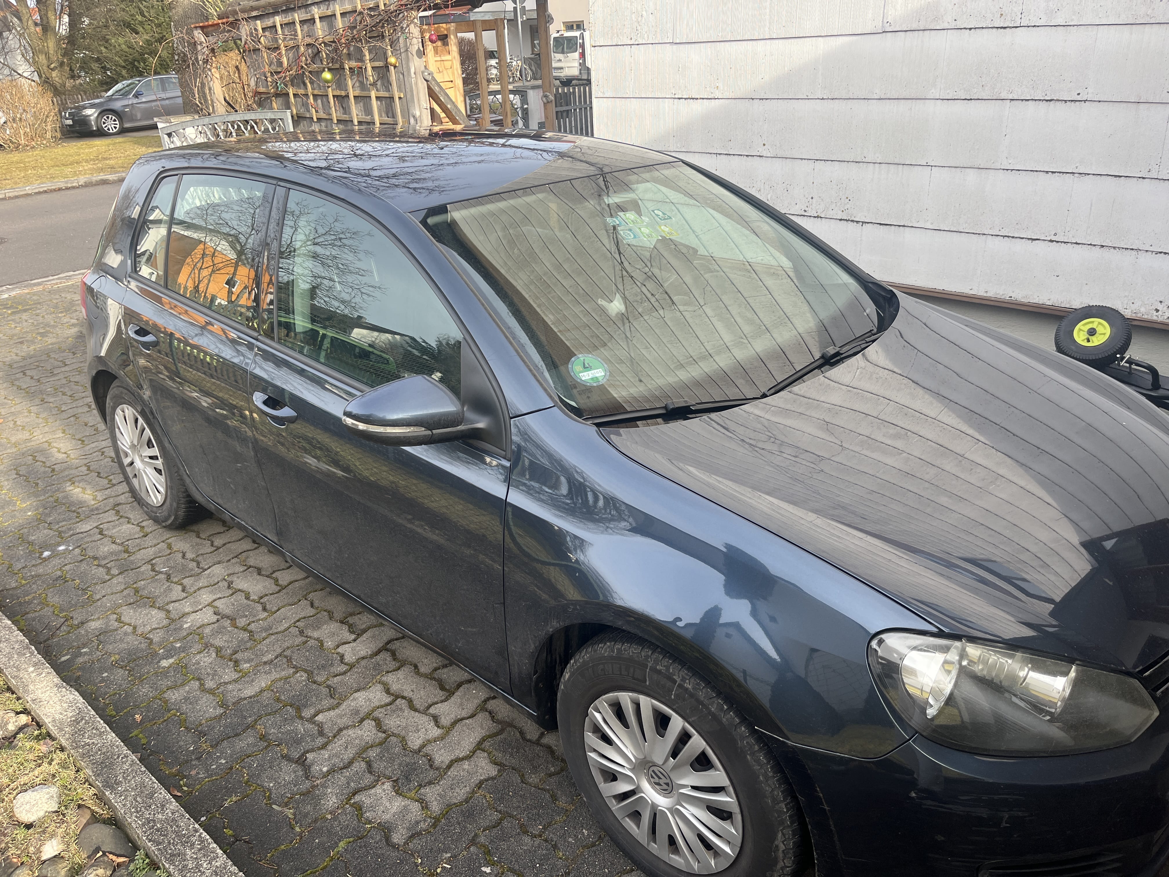 Volkswagen Golf mit Navigationsgerät