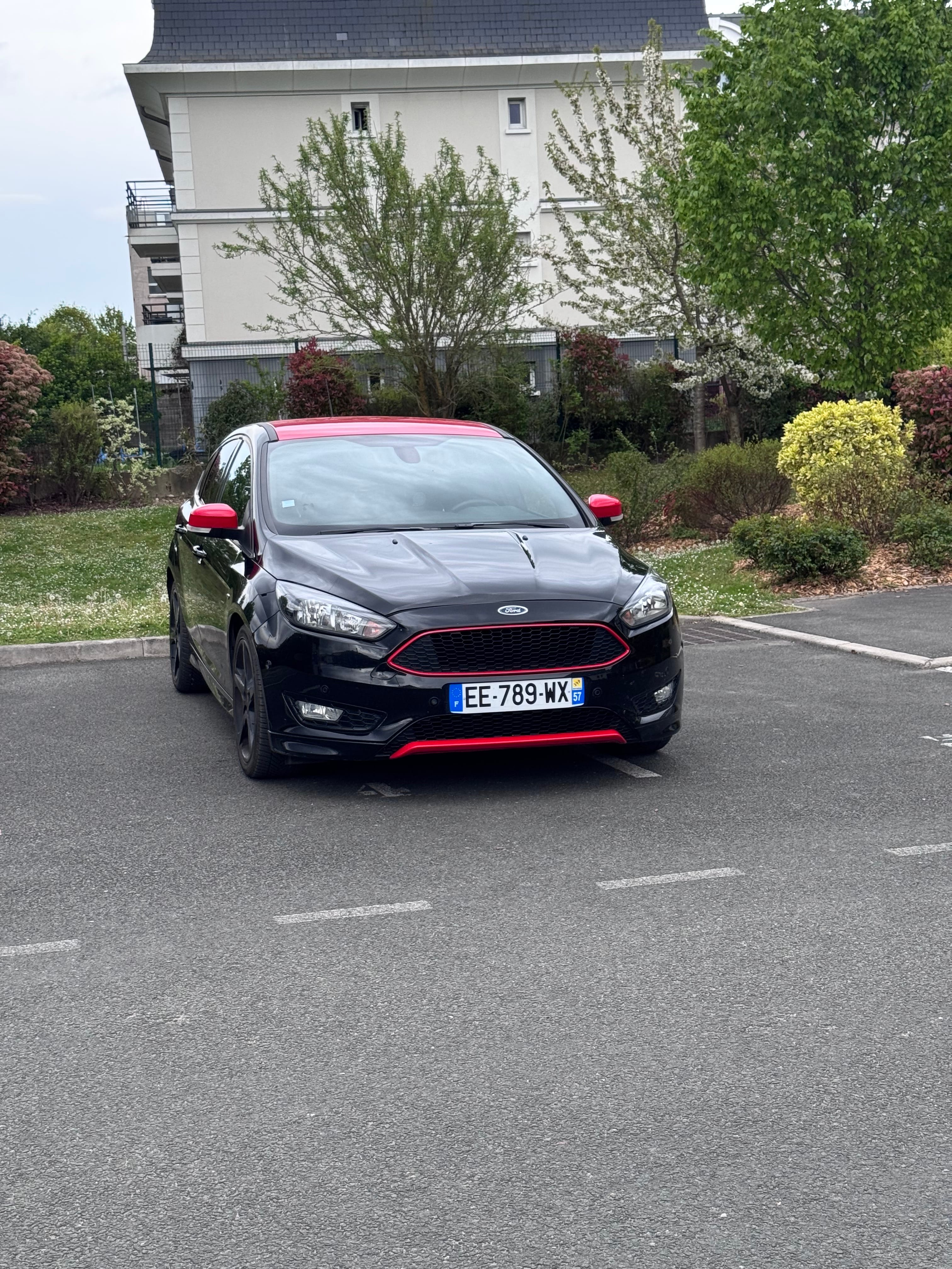 Ford Focus ST Line 1.0 125 ch avec GPS