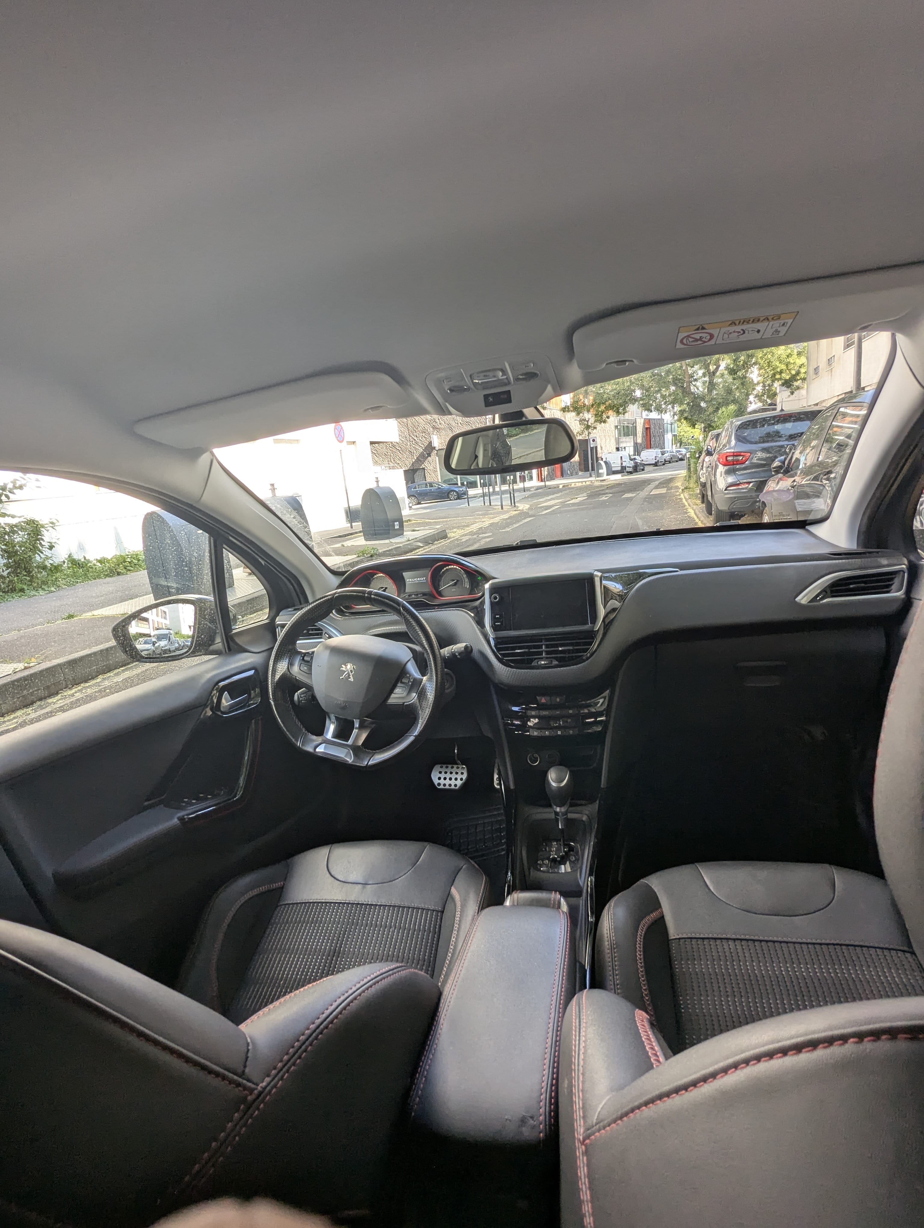 Peugeot 2008 avec GPS