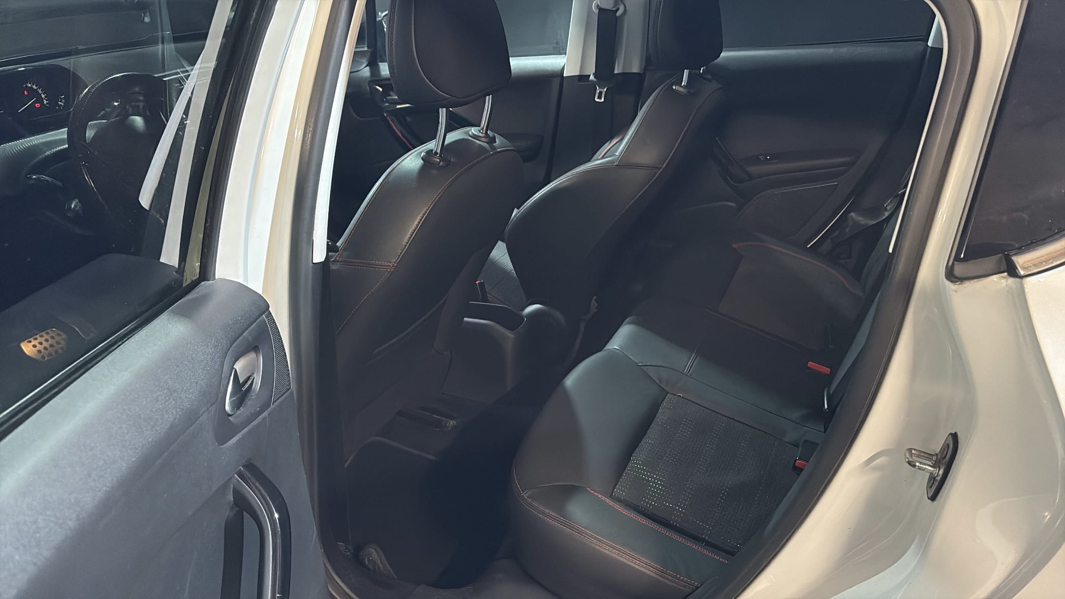 Peugeot 208 GT Line avec Entrée audio / iPod