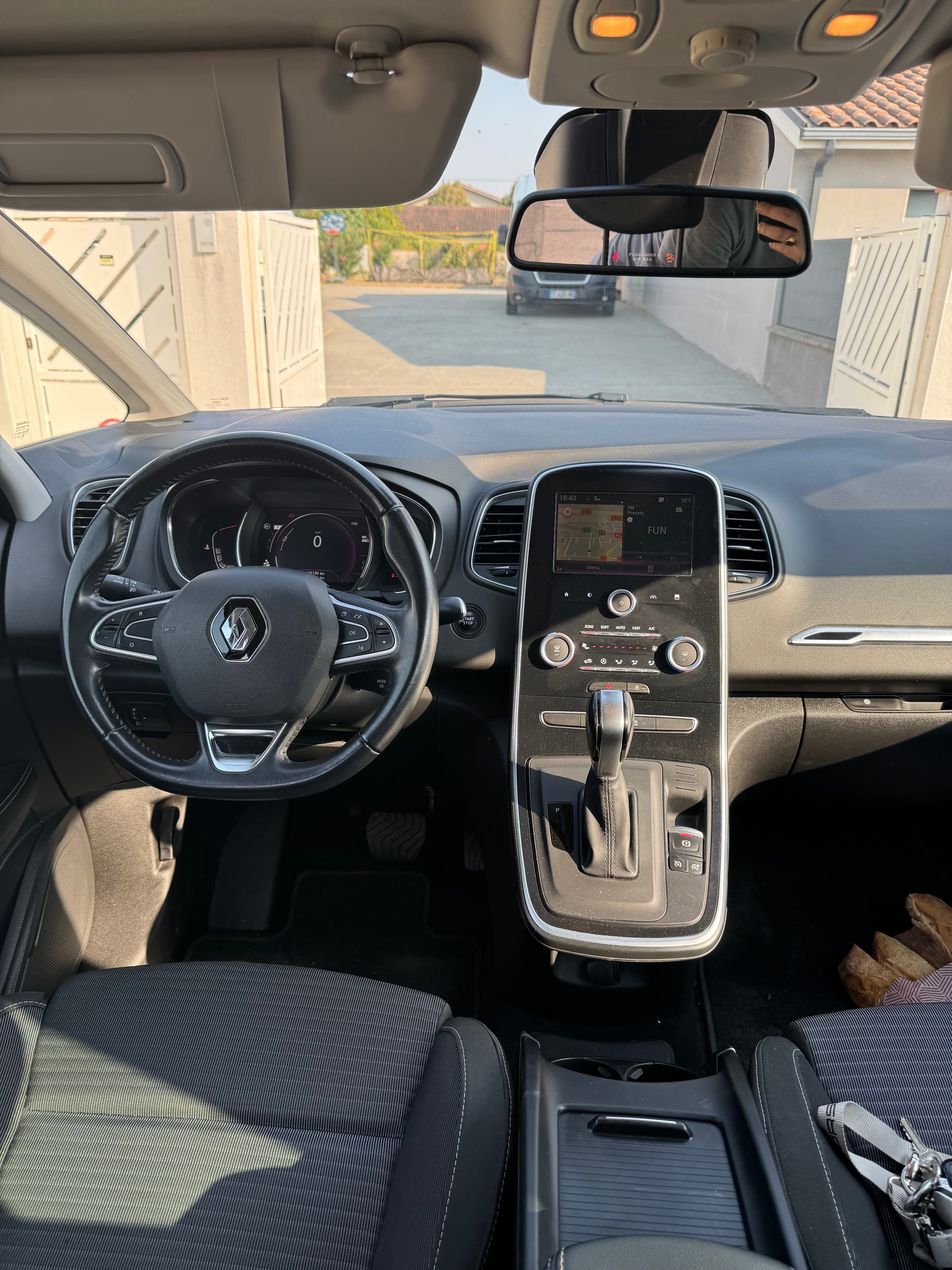 Renault Grand Scenic avec GPS
