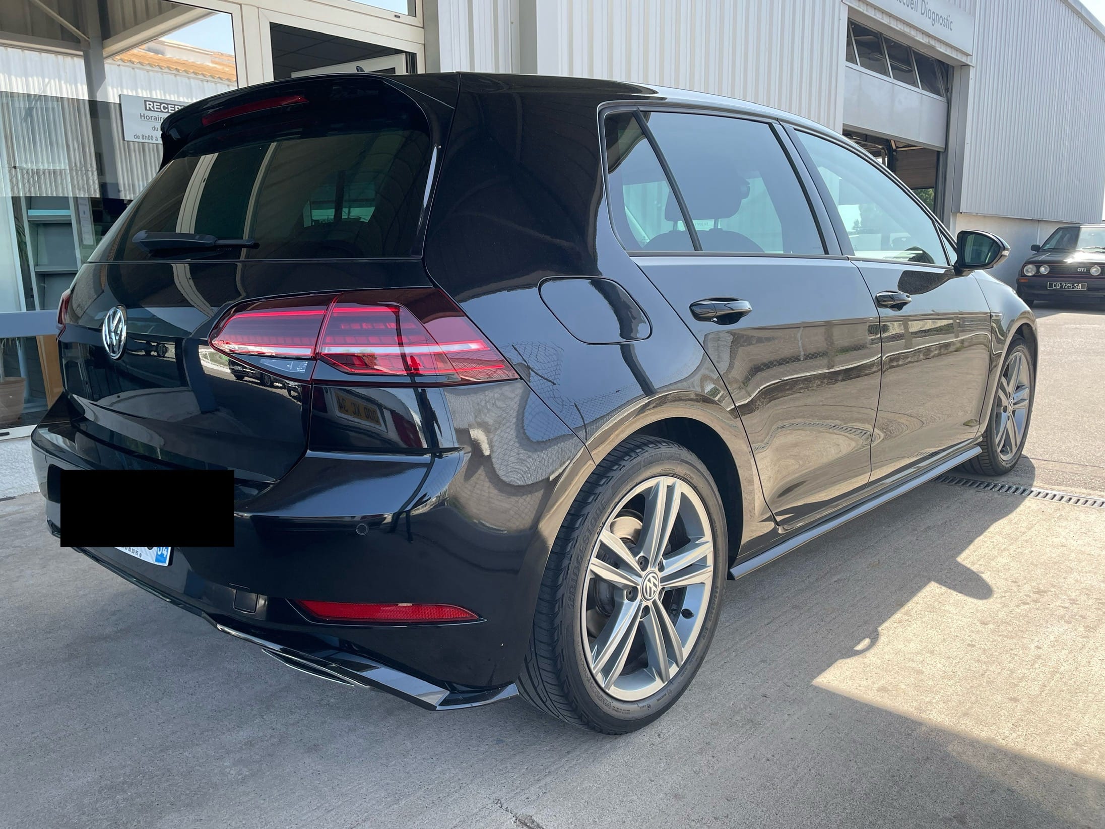 Volkswagen Golf R-Line with GPS