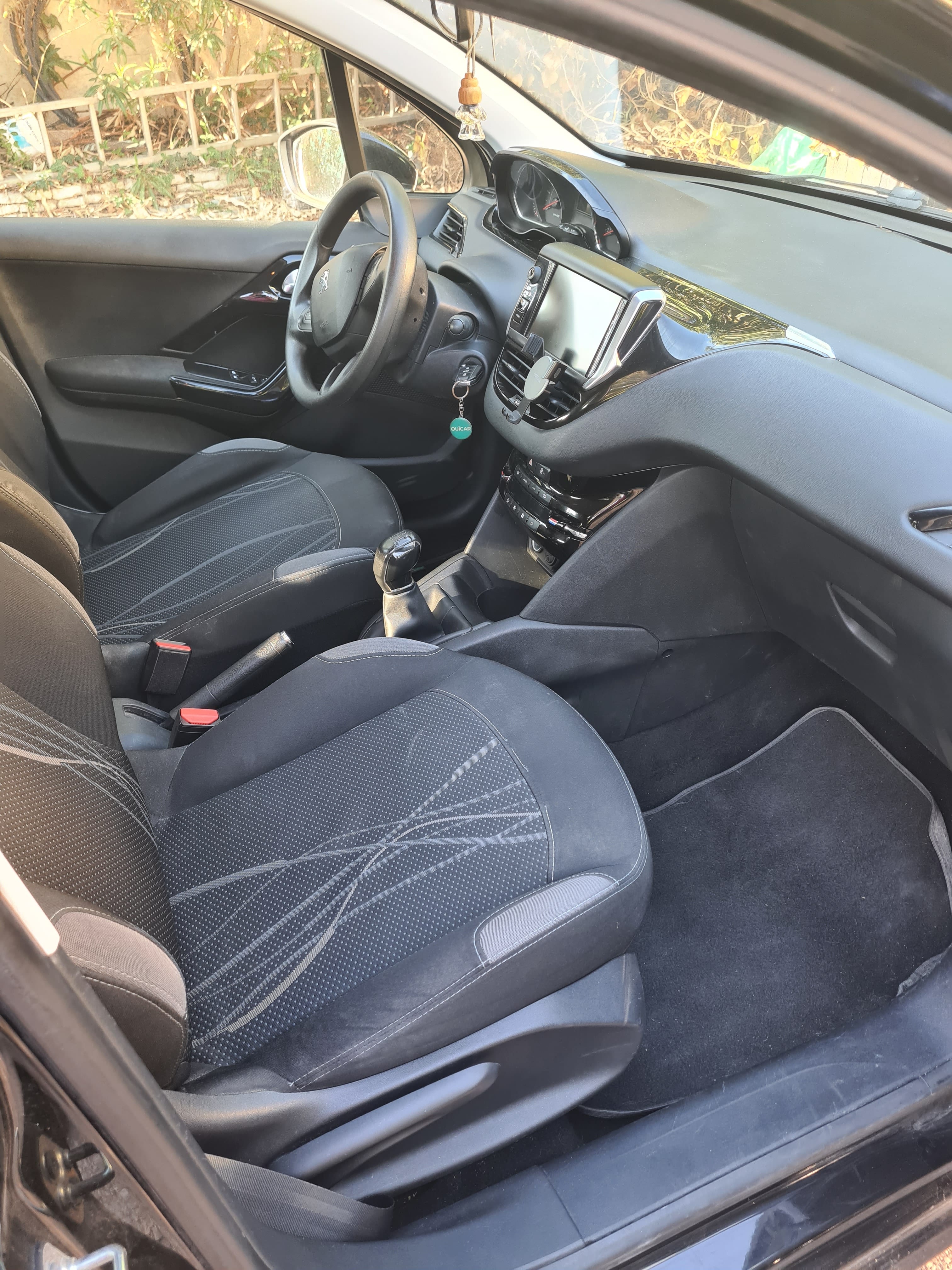 Peugeot 208 1.6 hdi confort climatisation 92cv