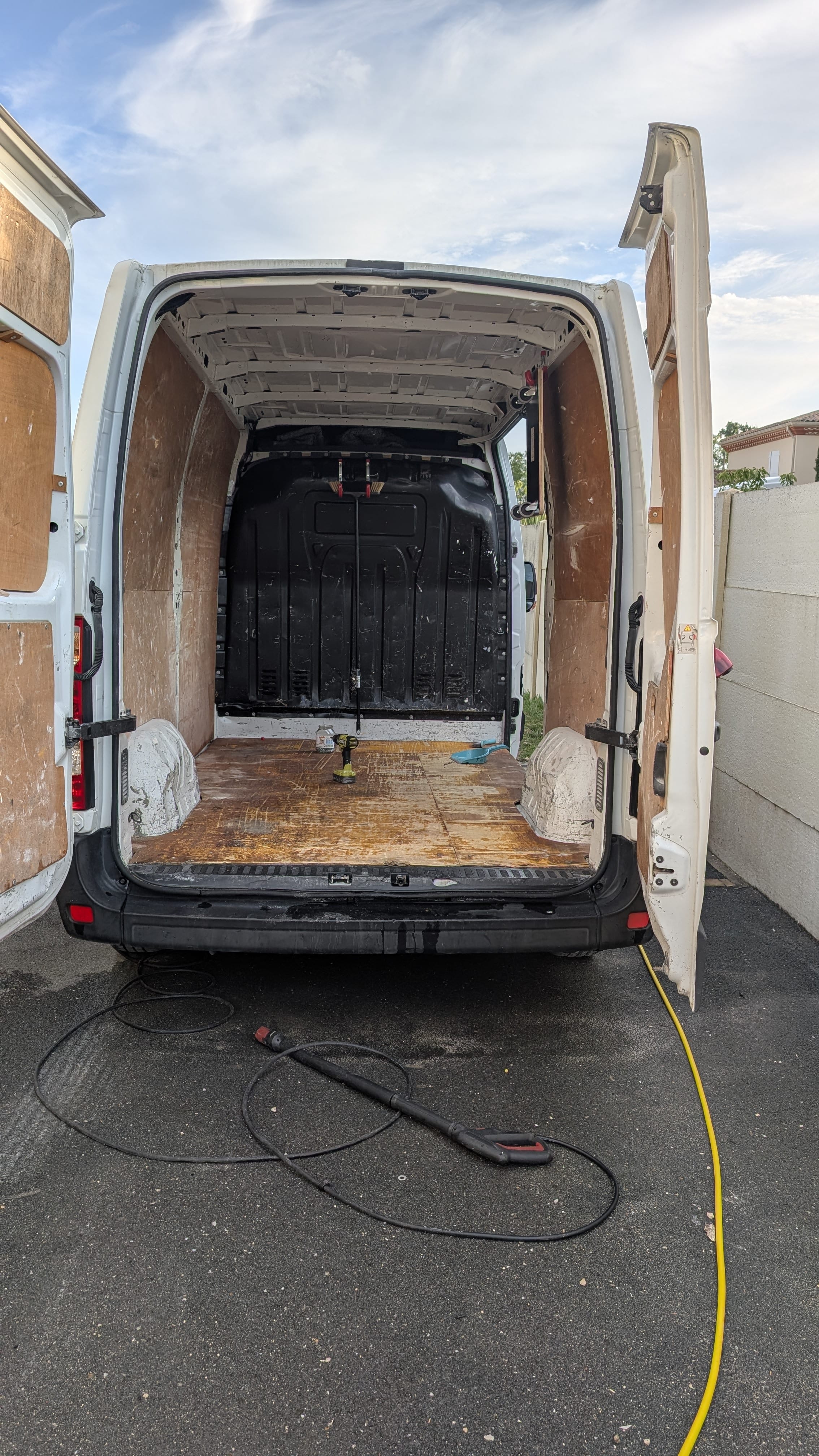 Renault Master 2.3 13m3 clim et tout équipé