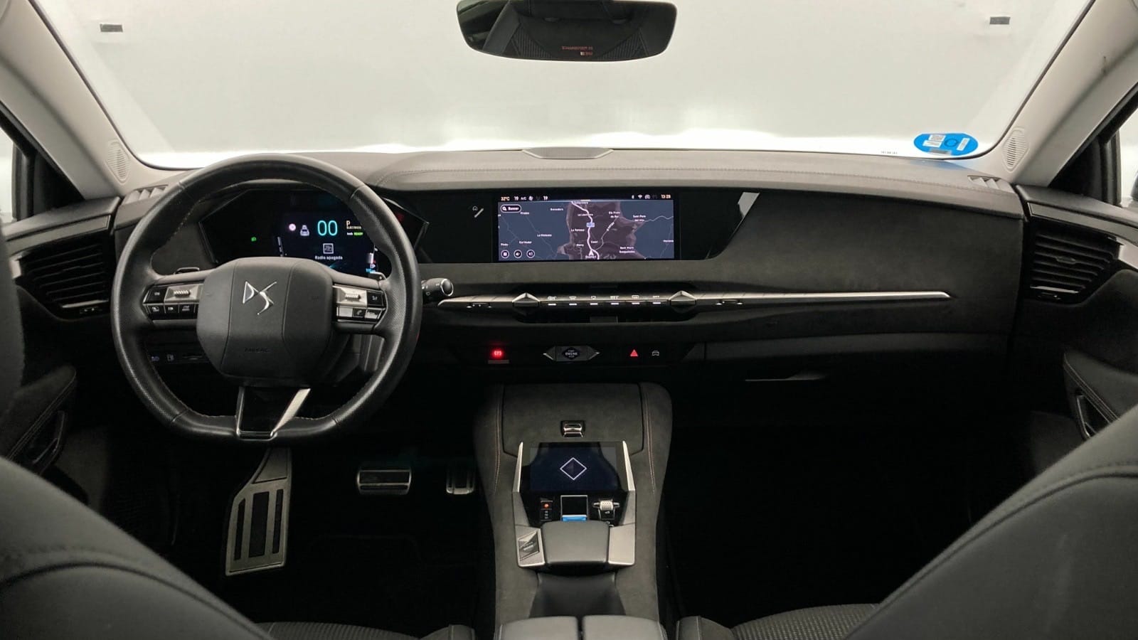 DS 4 E-TENSE mit Navigationsgerät
