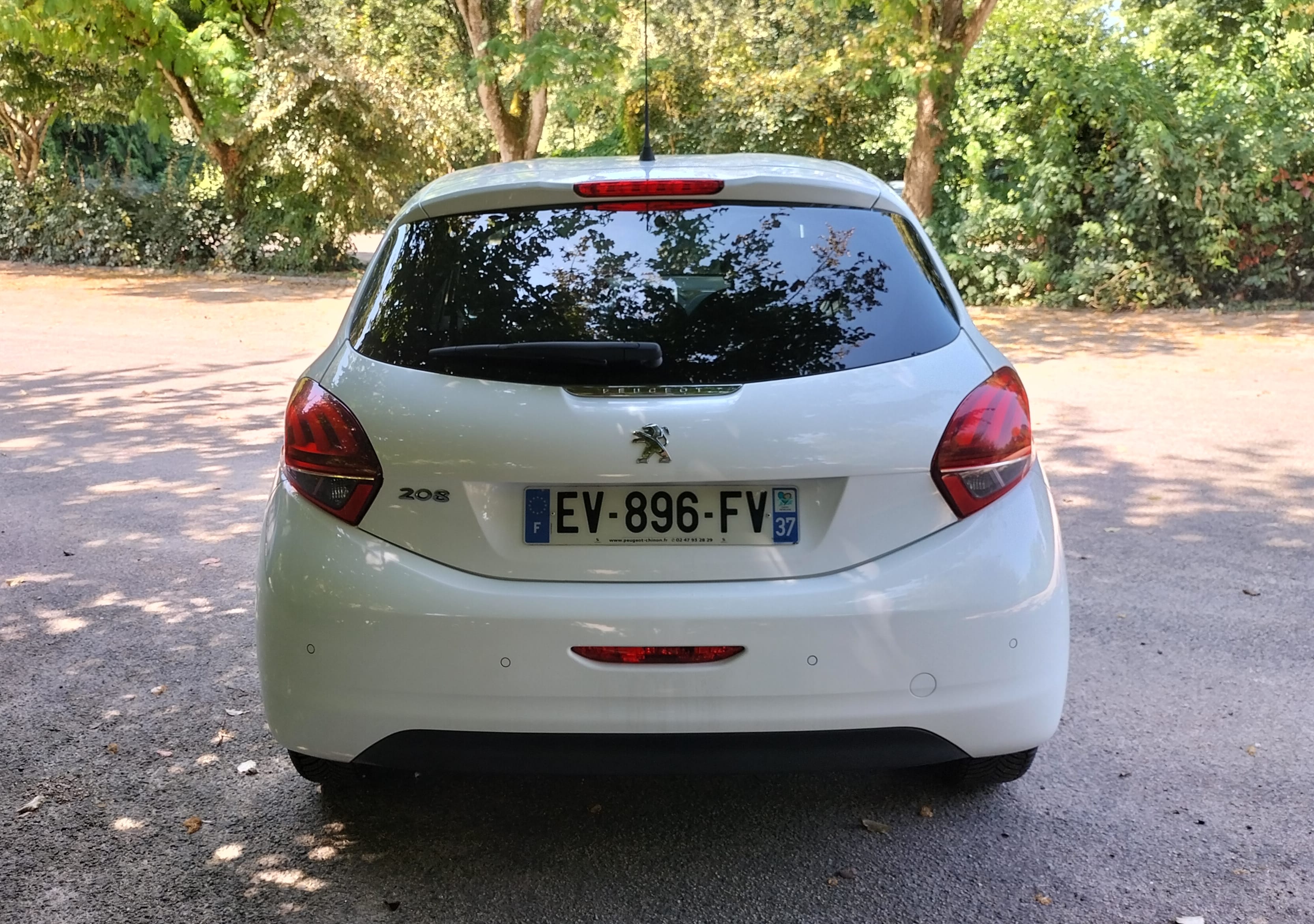 Peugeot 208 avec Entrée audio / iPod