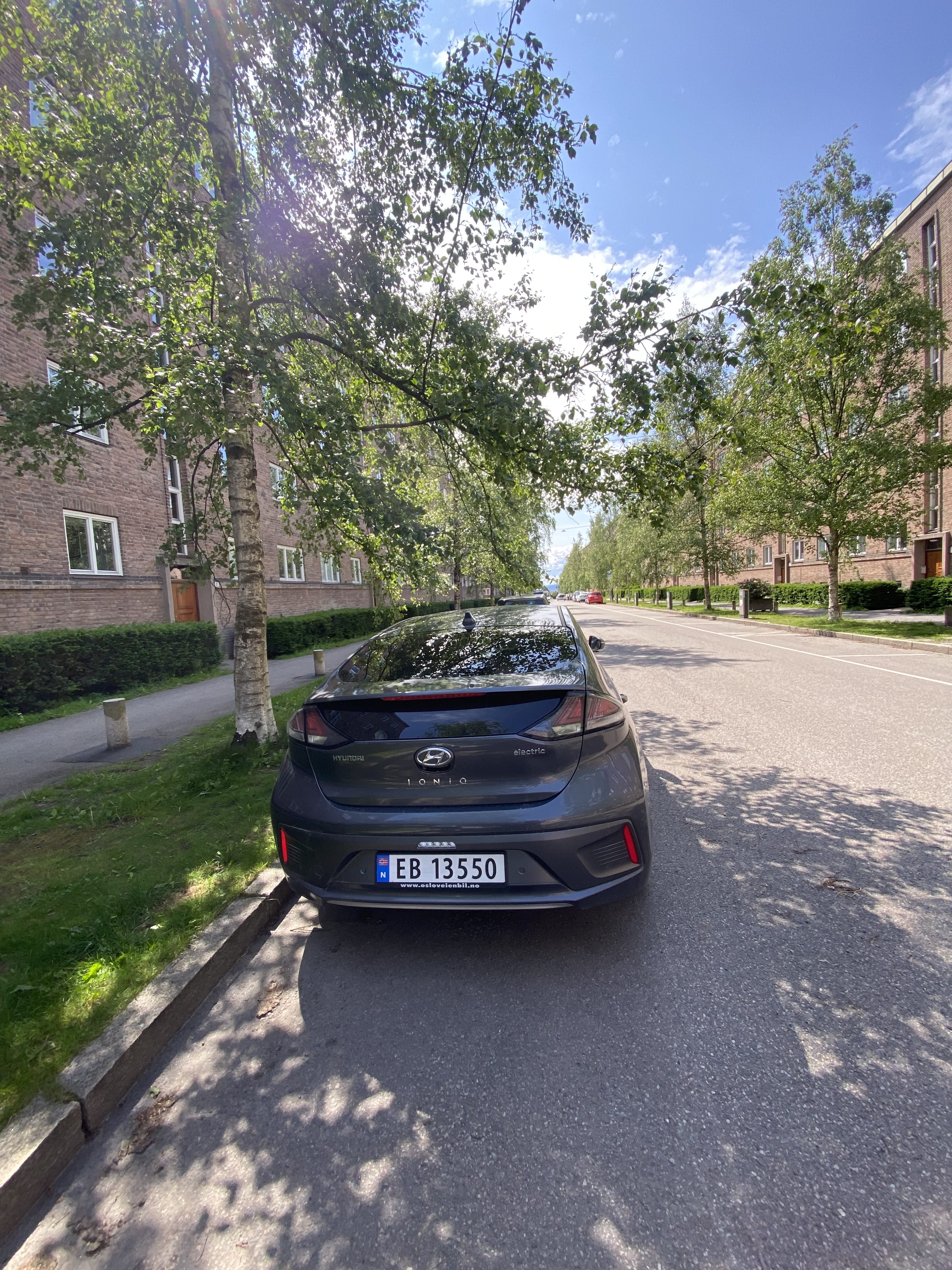 Hyundai Ioniq with Cruise control