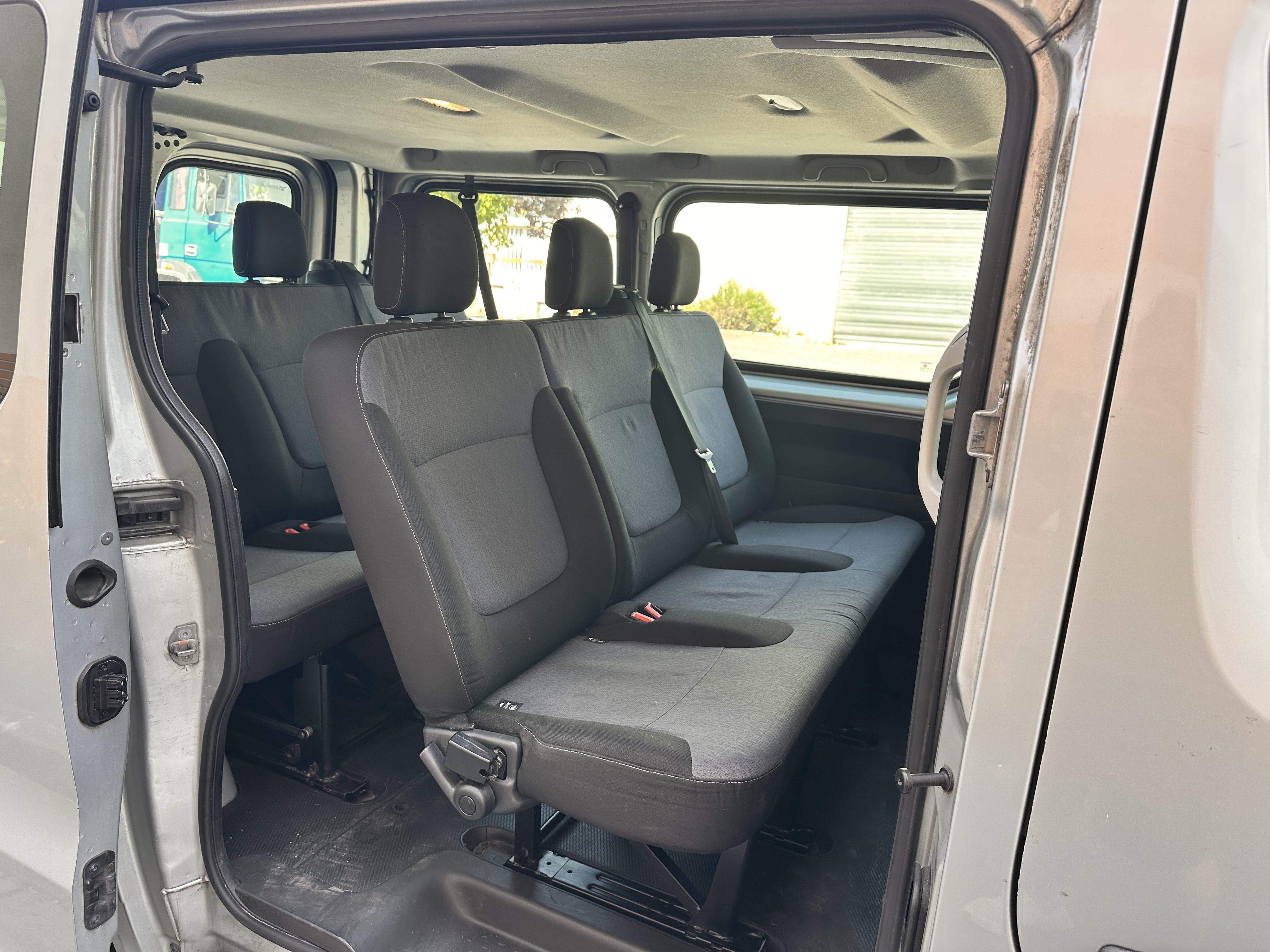 Opel Vivaro Combi avec Port USB