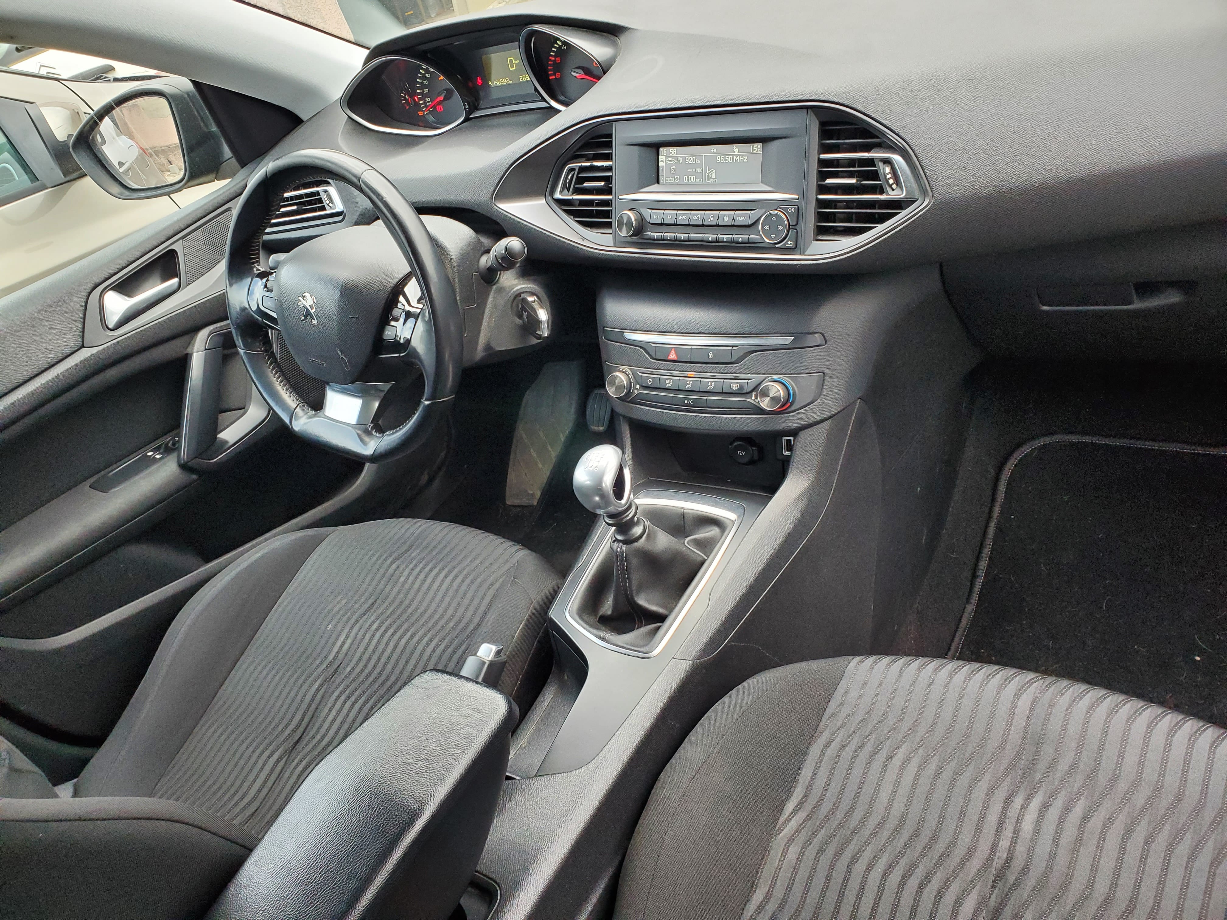 Peugeot 308 avec Siège bébé