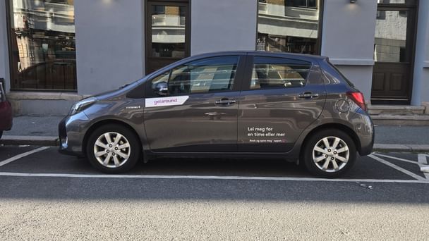 Toyota Yaris Hybrid 1,5 Bensin, Automat inkl. BEBOERKORT SONE parkering med Aircondition