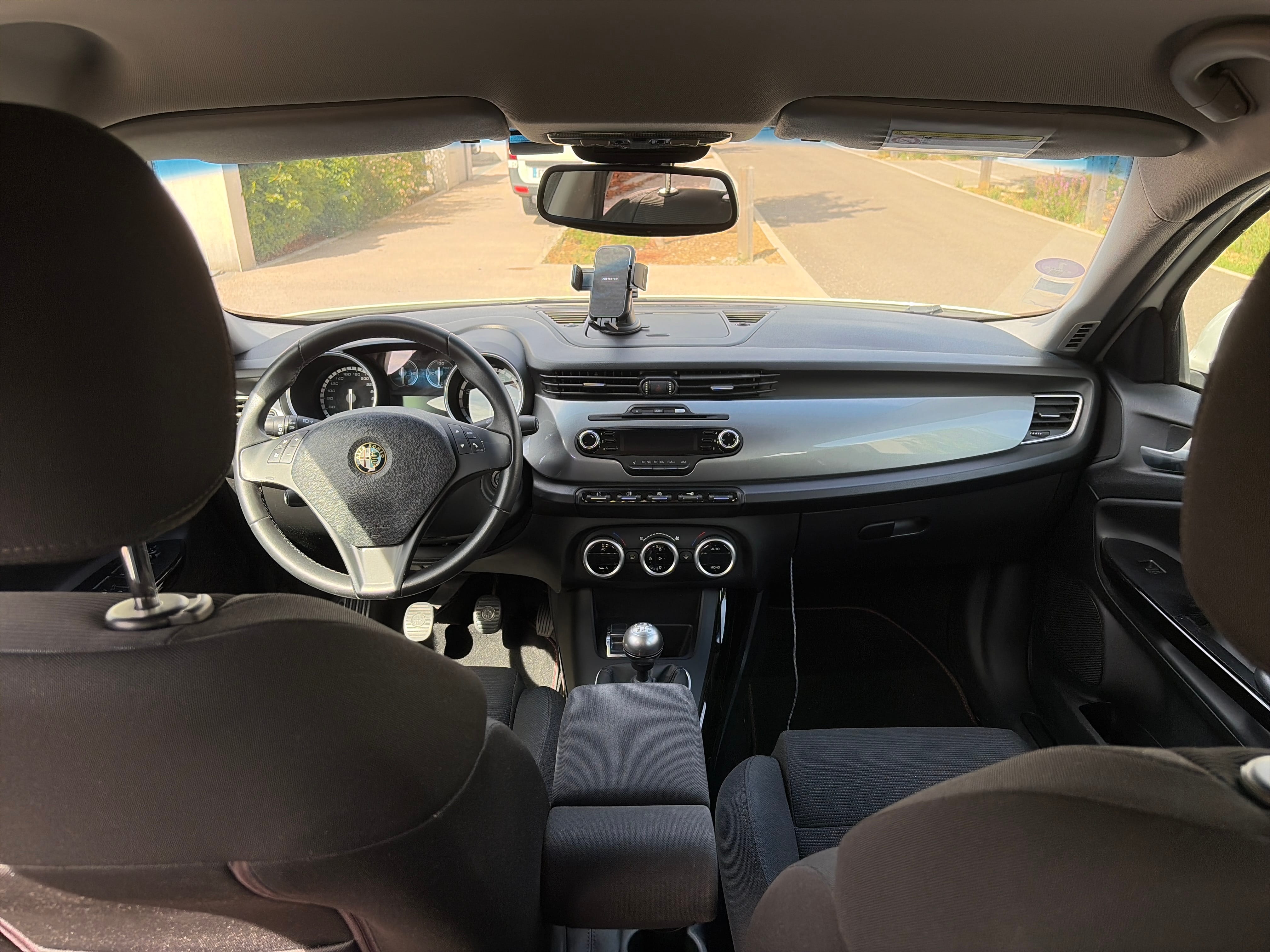 Alfa-Romeo Giulietta avec Siège bébé