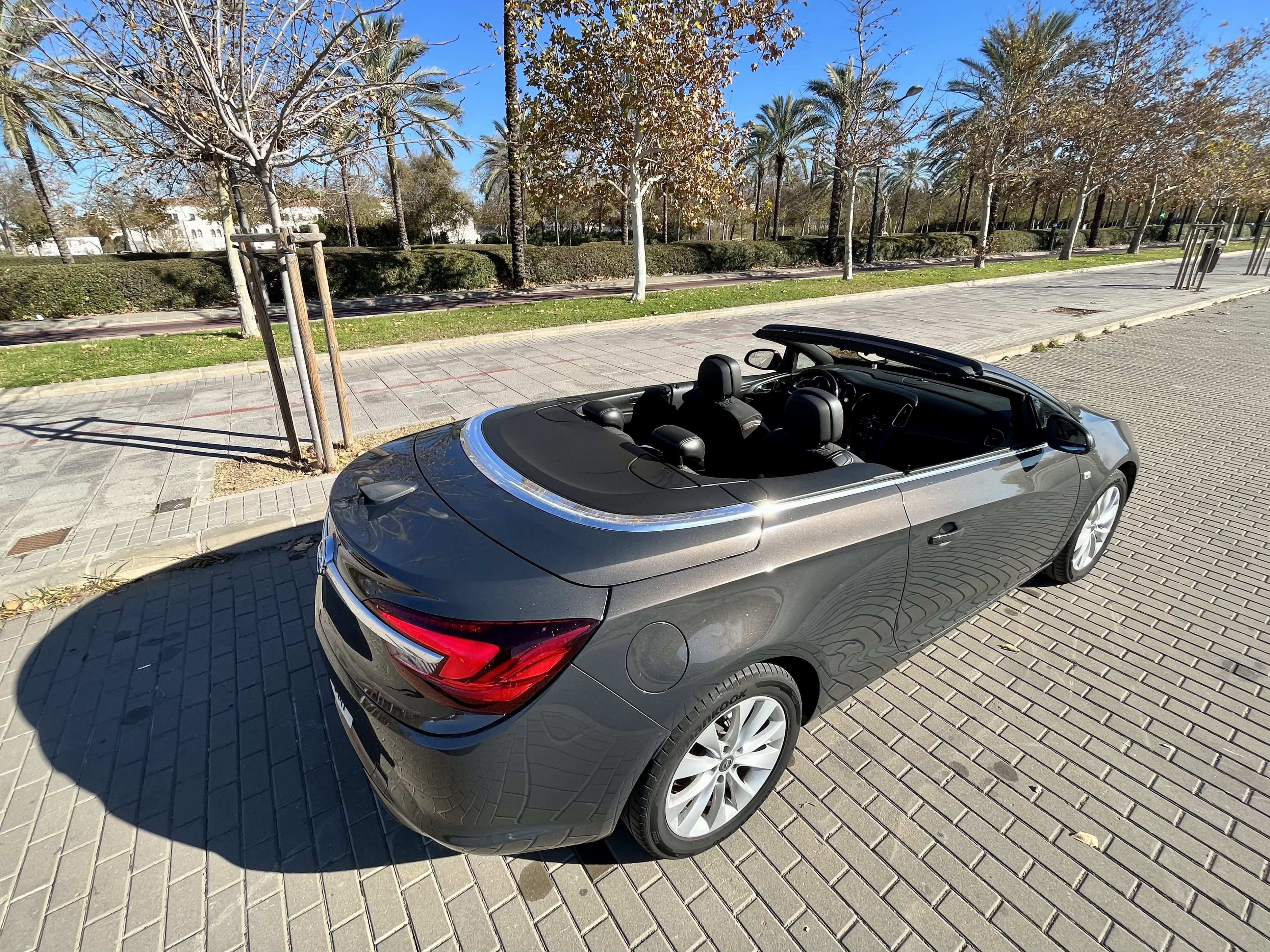 Opel Cascada with Cruise control