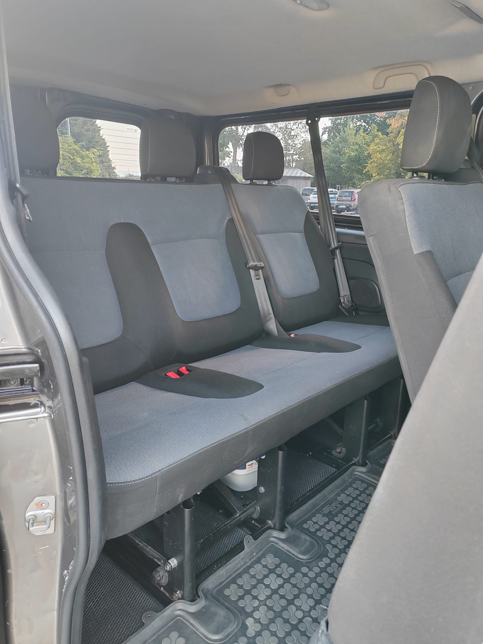 Opel Vivaro Combi avec Port USB