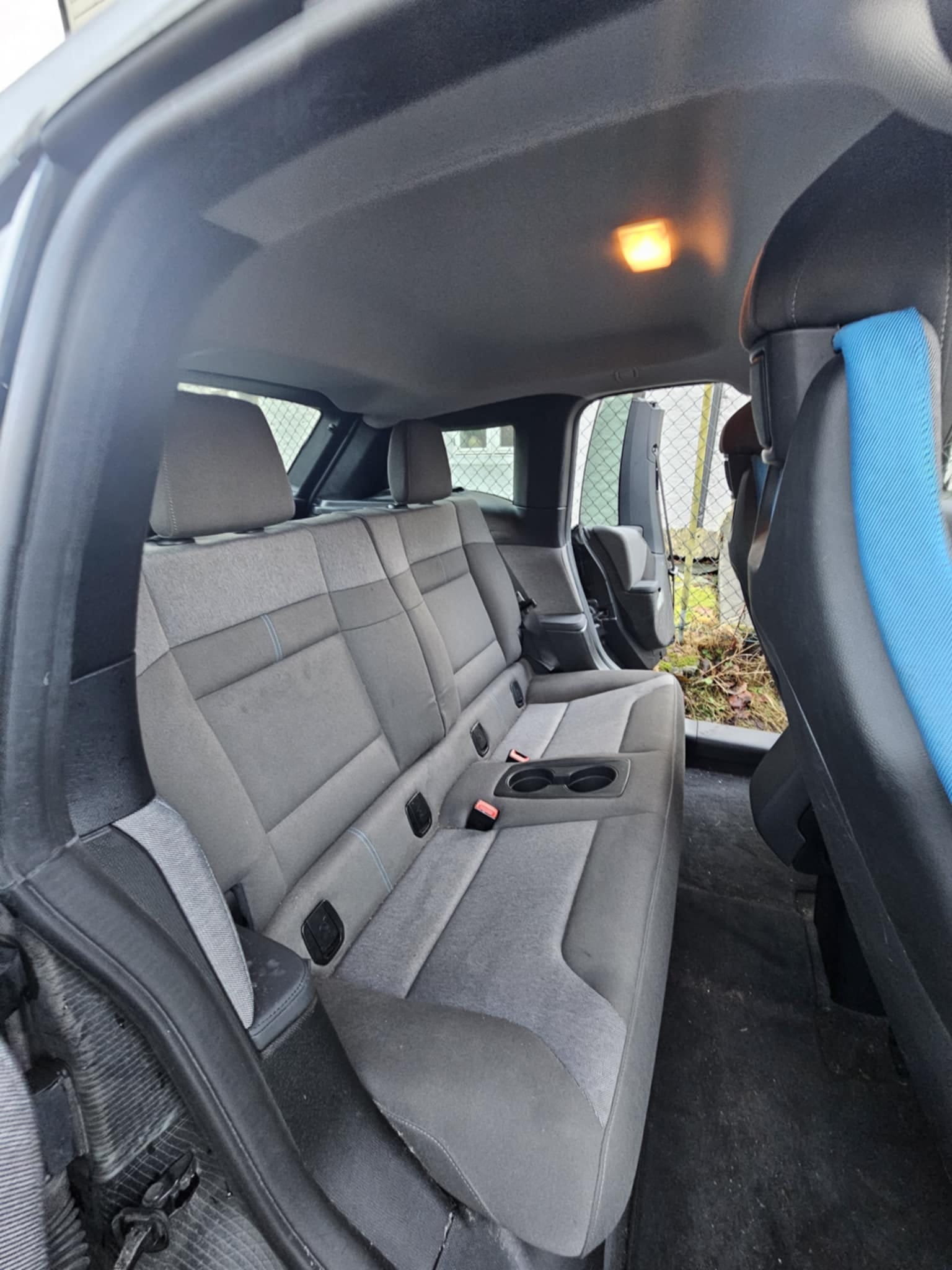 BMW i3 City Center Garage (Bygarasjen) – Parking included med Vinterdekk