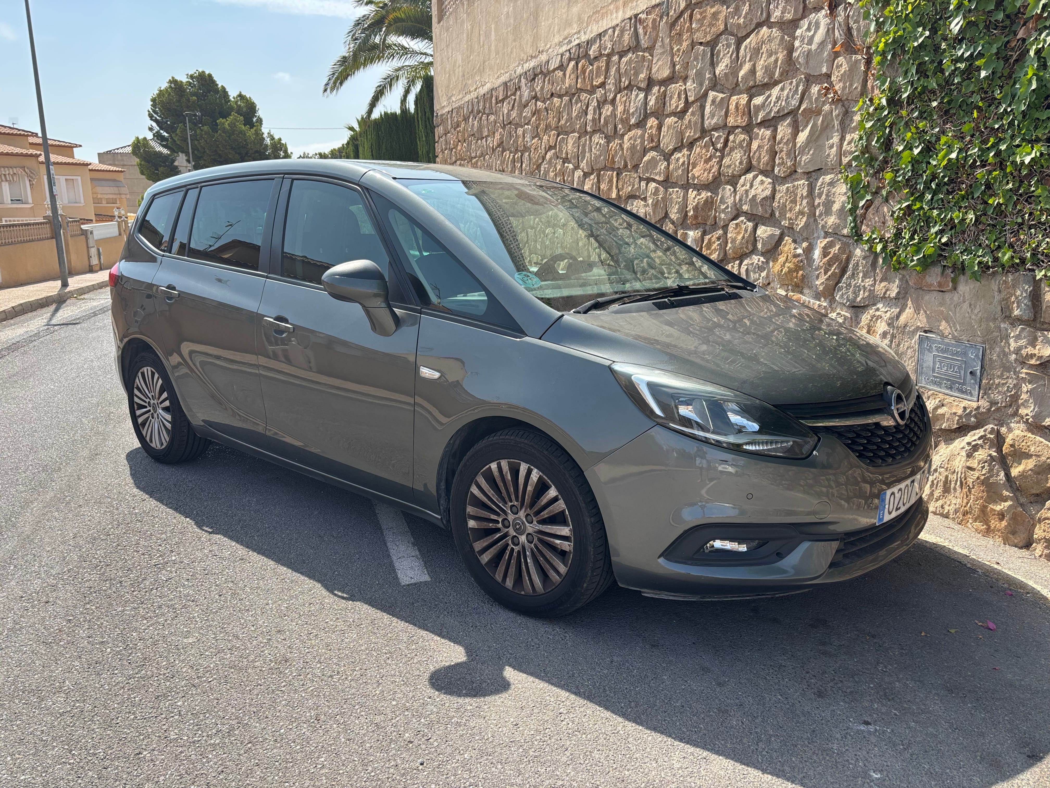 Opel Zafira Tourer, 2017, Gasolina 95, 7 Sitze