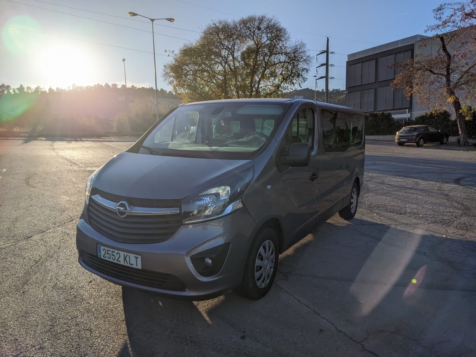 Opel Vivaro 1.6 9 pasajeros larga mit Bluetooth-Audio