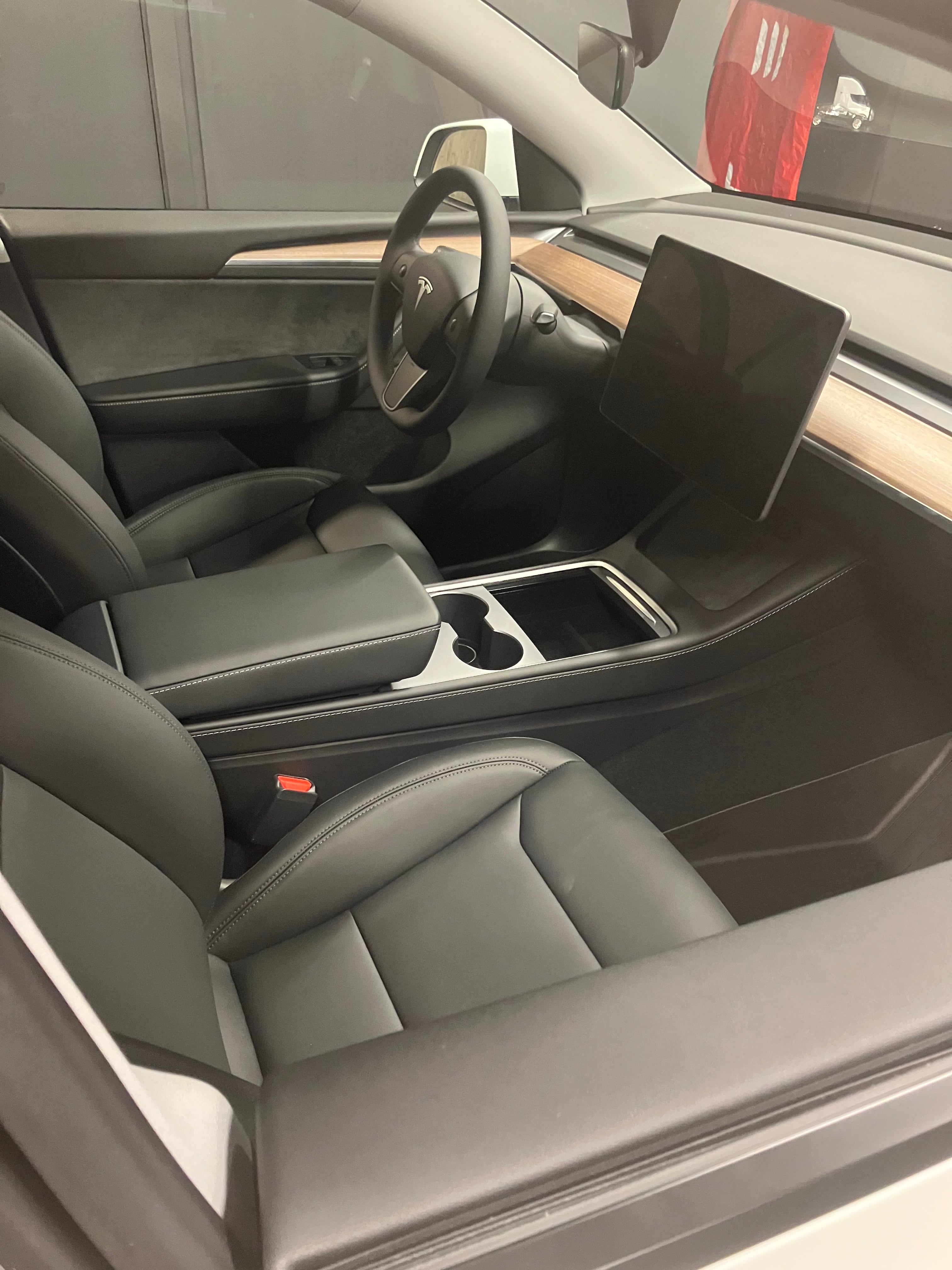 Tesla Model Y Long Range med GPS