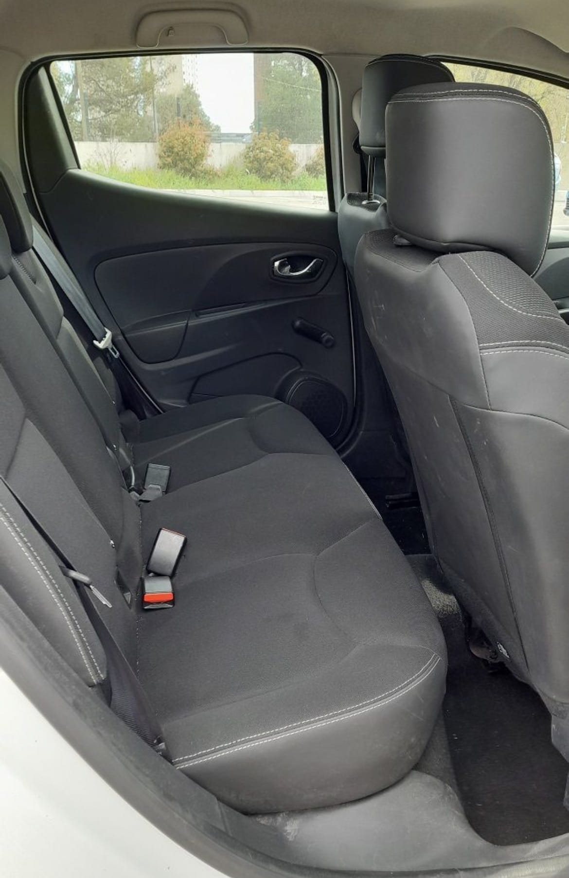 Renault Clio avec Siège bébé