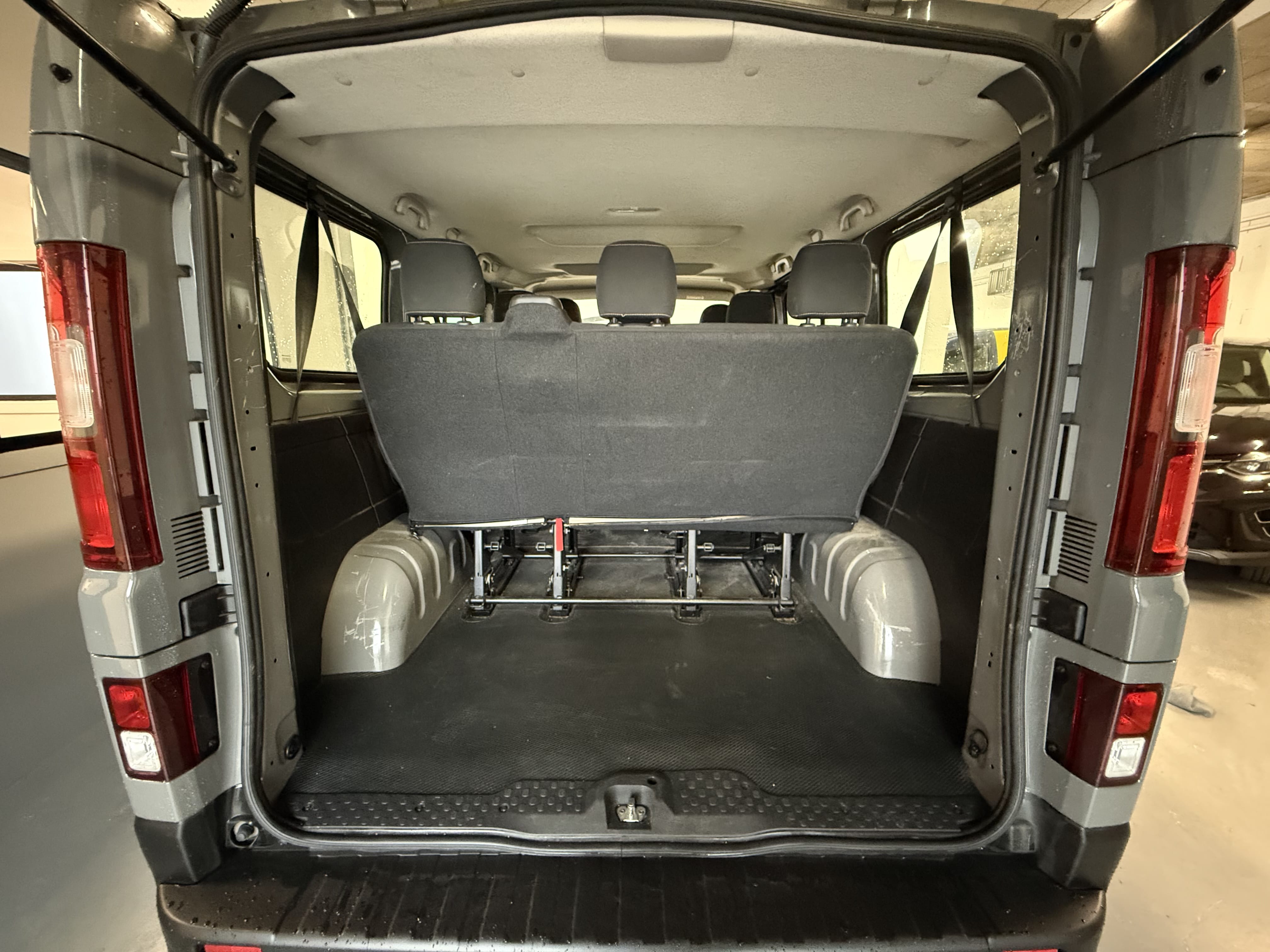 Renault Trafic Passenger 9 places avec GPS