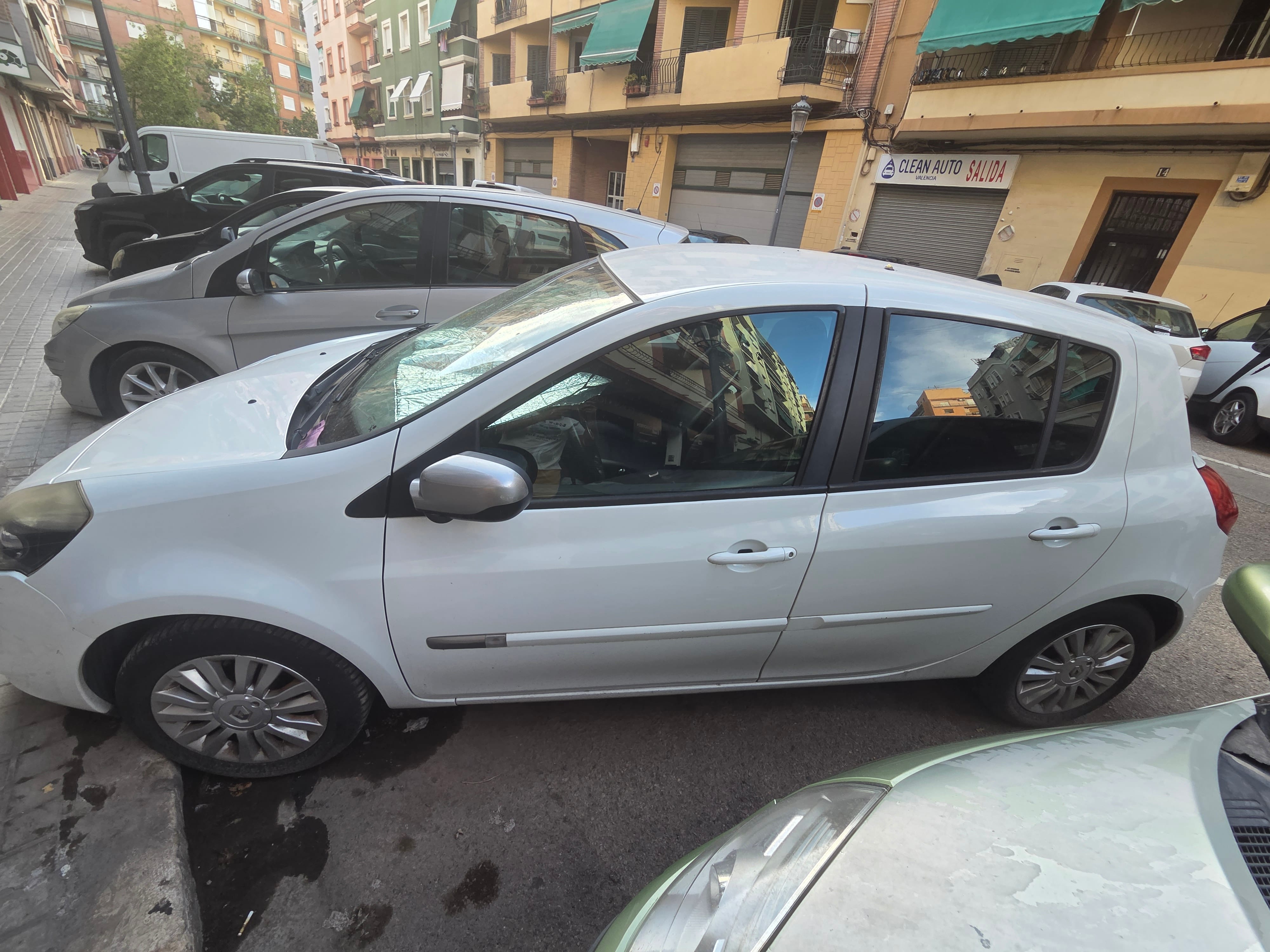 Renault Clio con Aire acondicionado