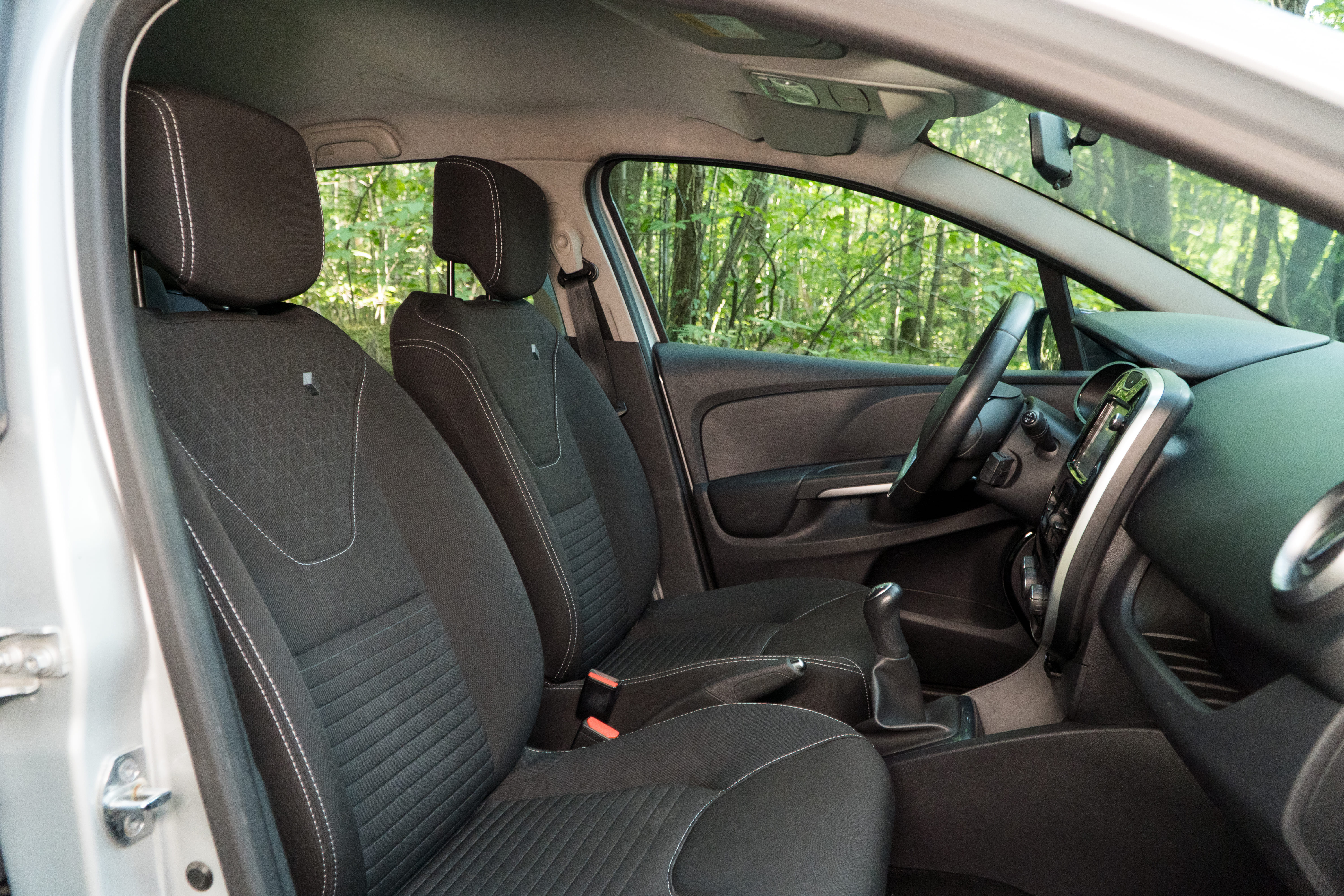Renault Clio avec Autoradio
