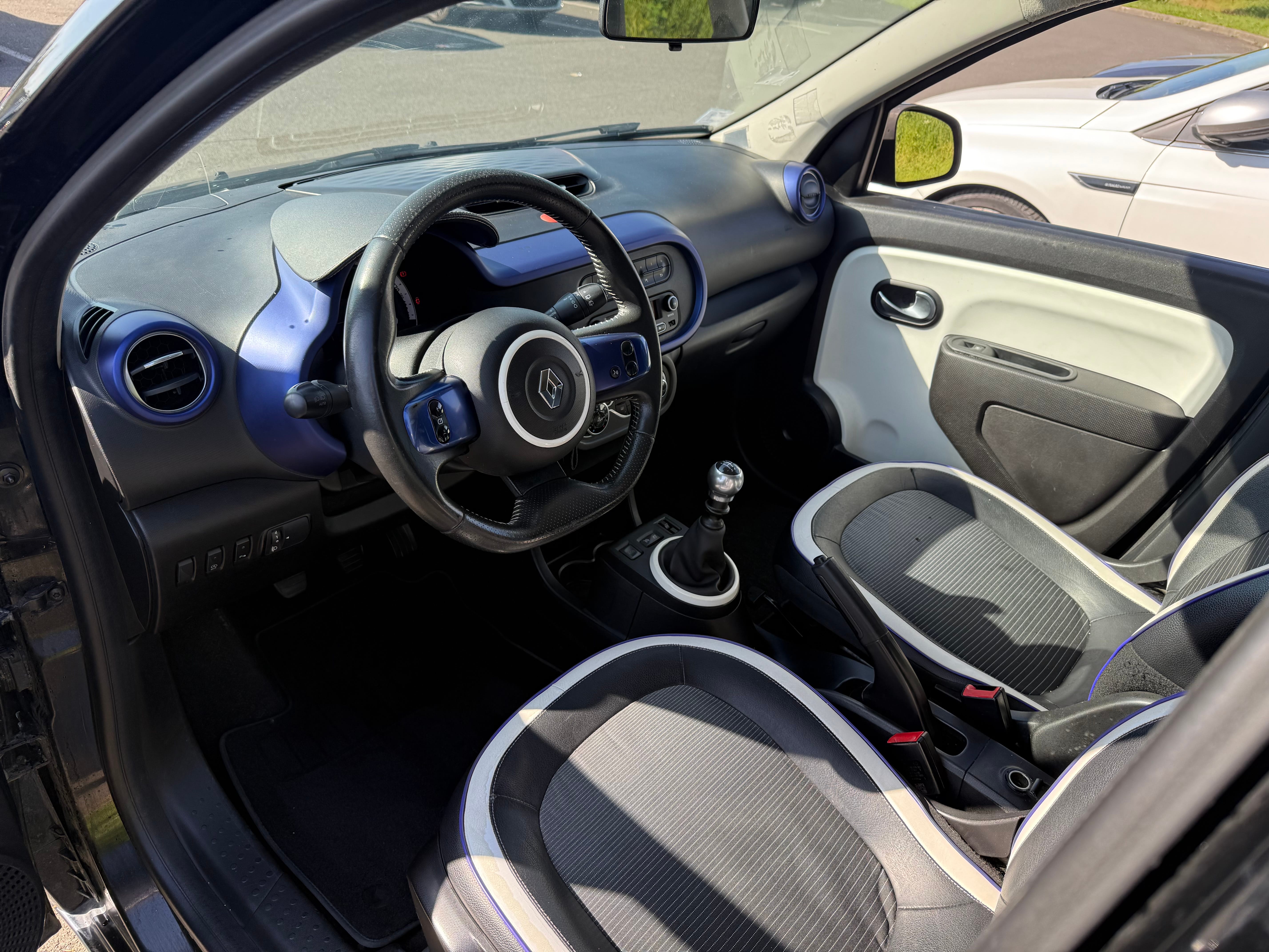 Renault Twingo III COSMIC avec Port USB