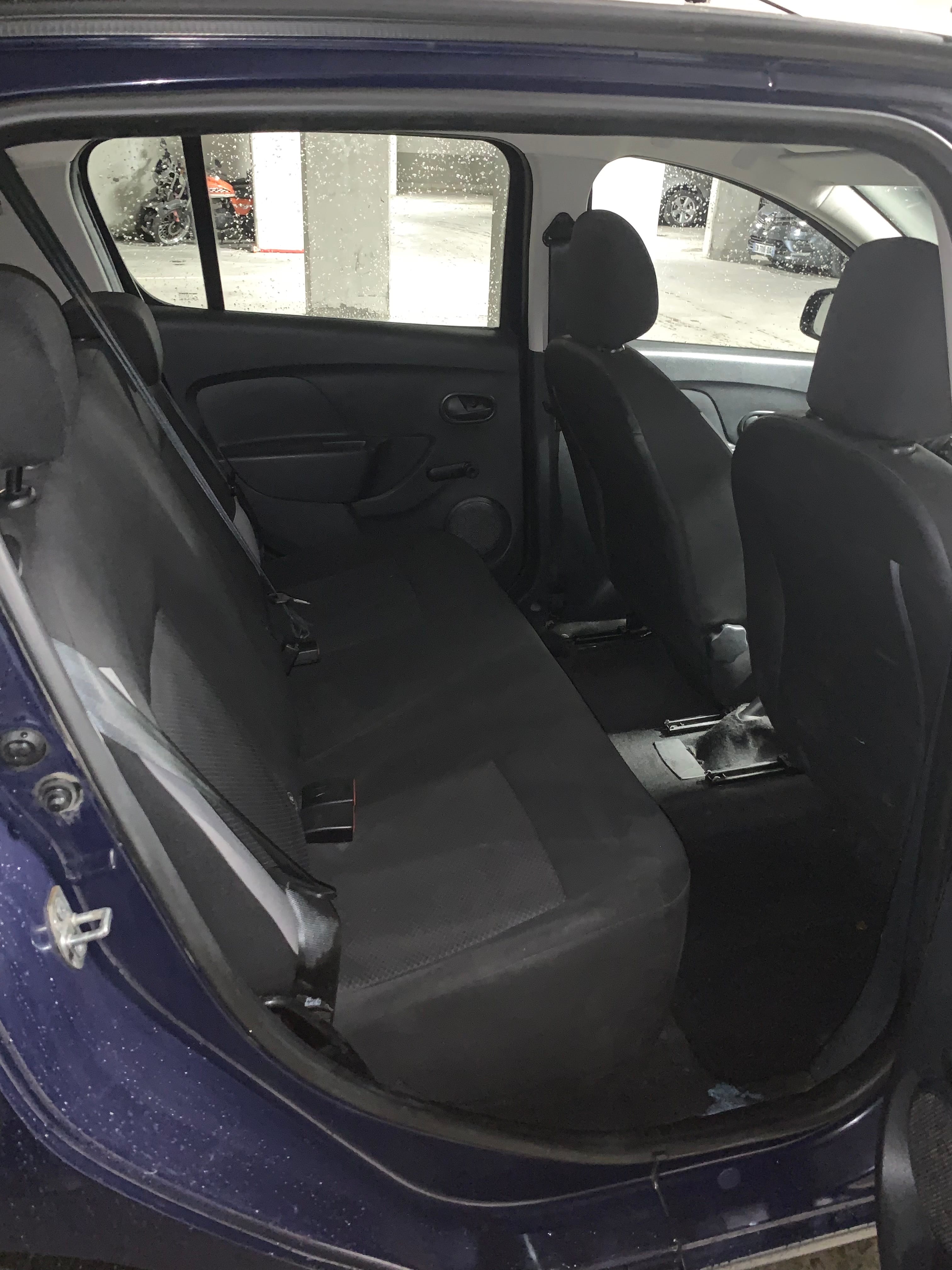 Dacia Sandero met Autostoel baby