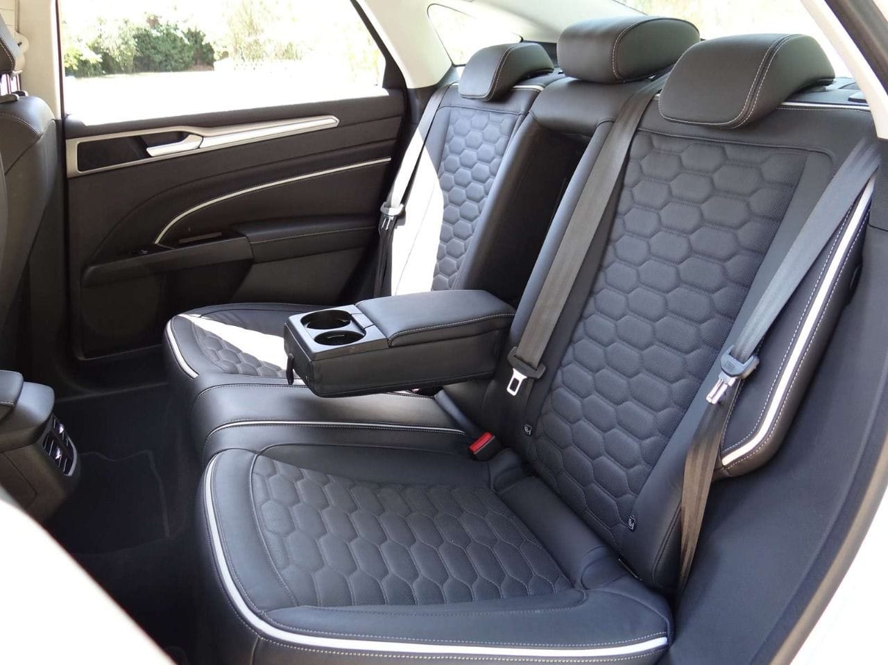 Ford Mondeo Hybride avec Audio Bluetooth