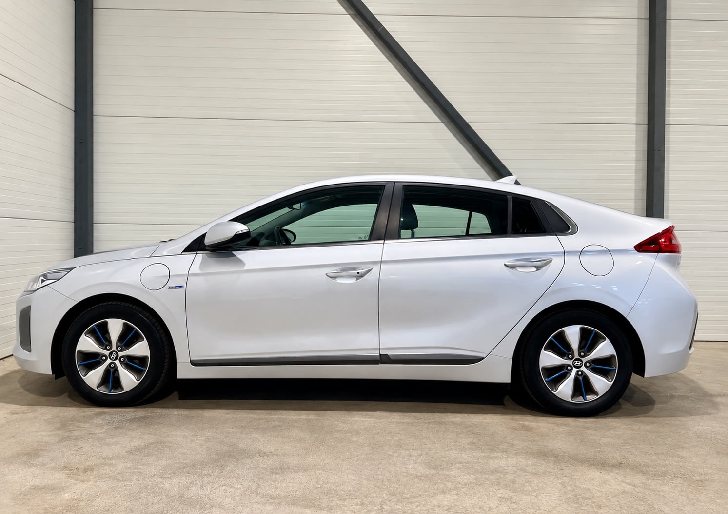 Hyundai Ioniq, 2017, Blyfri 95 / Elektrisk (hybrid), automatisk