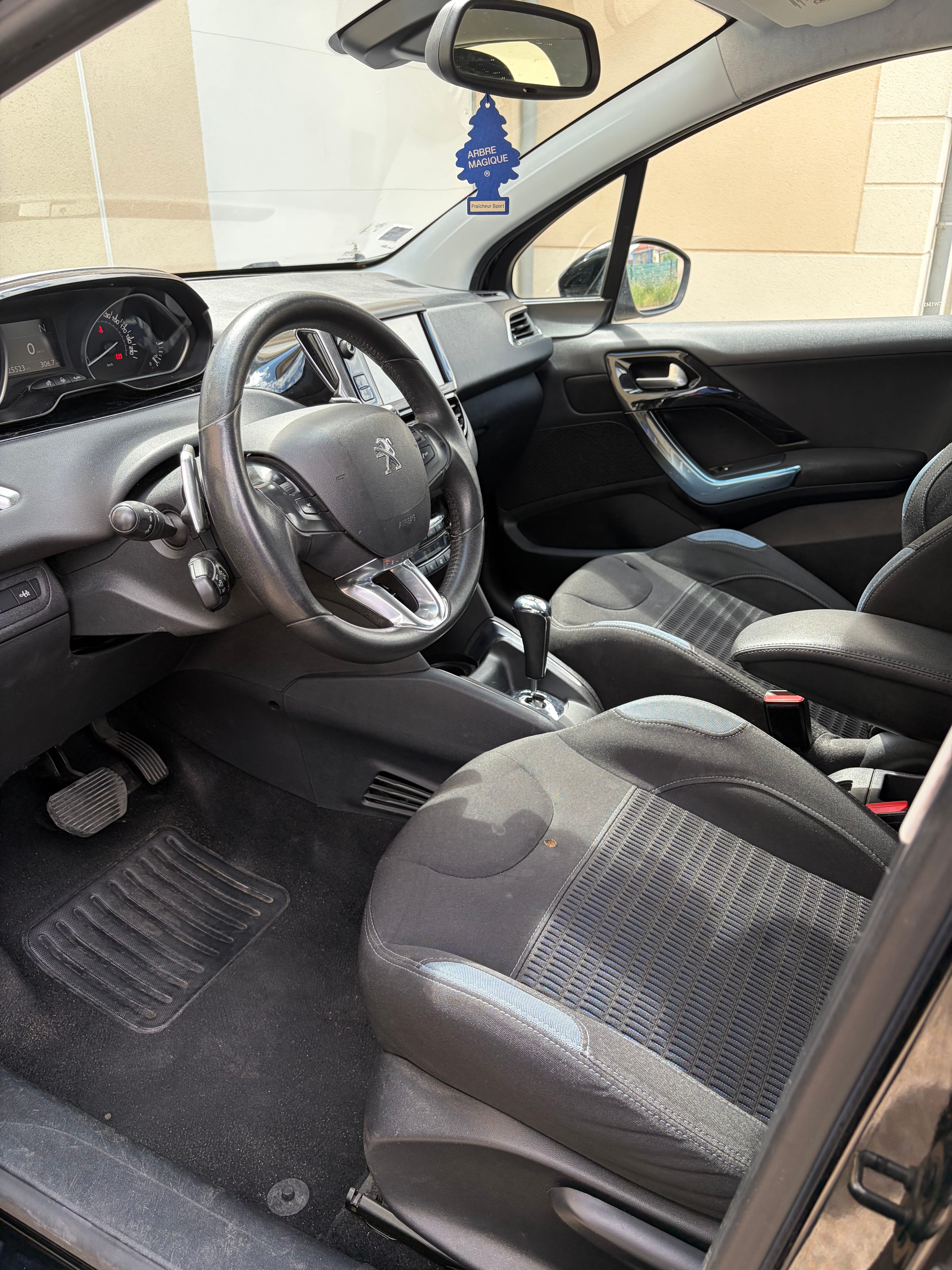 Peugeot 208 avec Caméra de recul